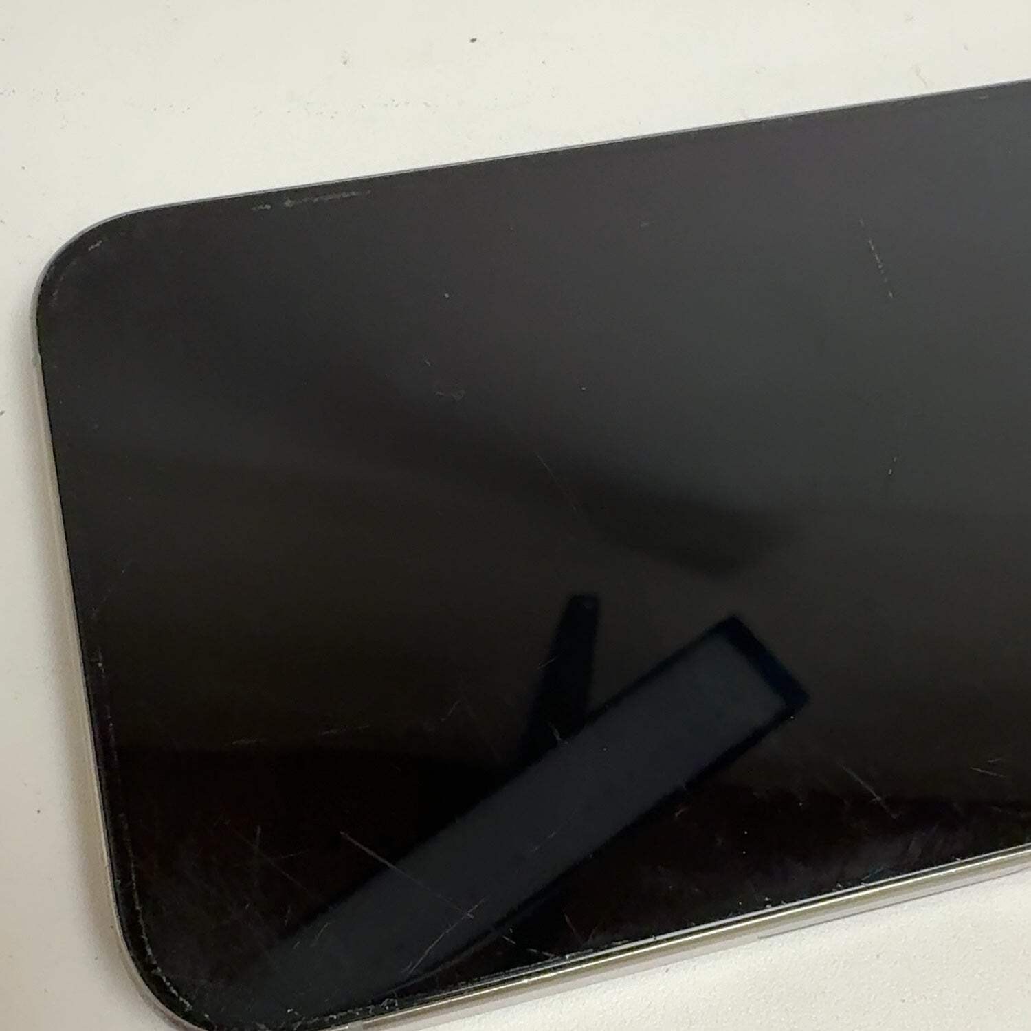 Broken Unlocked Apple iPhone 15 Pro Max 256GB 26.5 MU683LL/A Cracked LCD Spot