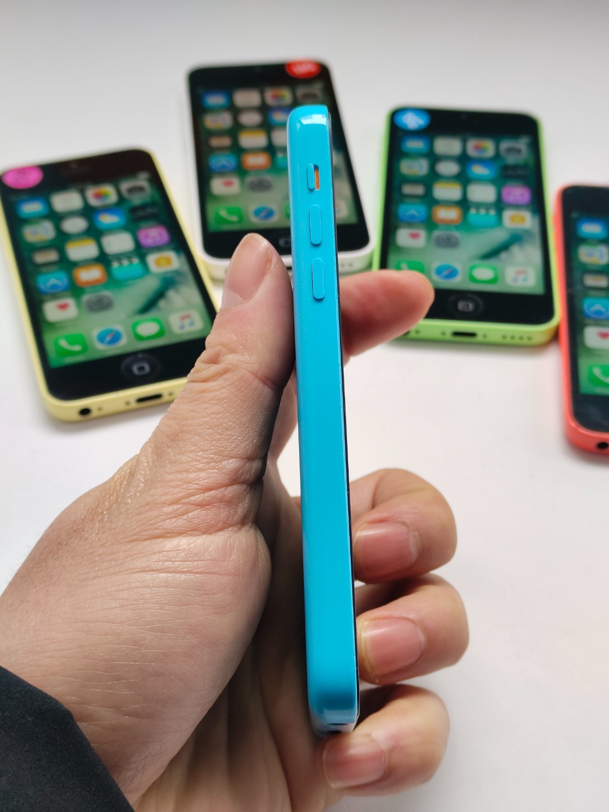 Apple iPhone 5C / 8-16-32GB Factory UNlocked(any Carrier)Working well