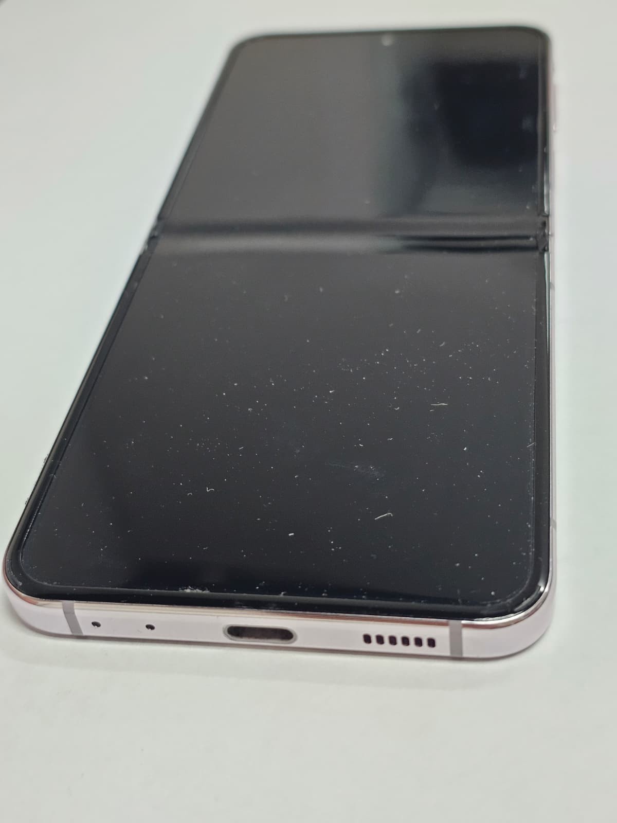DEFECTIVE – Samsung Galaxy Zflip 5 – 256GB – Lavender – Unlocked – 11044