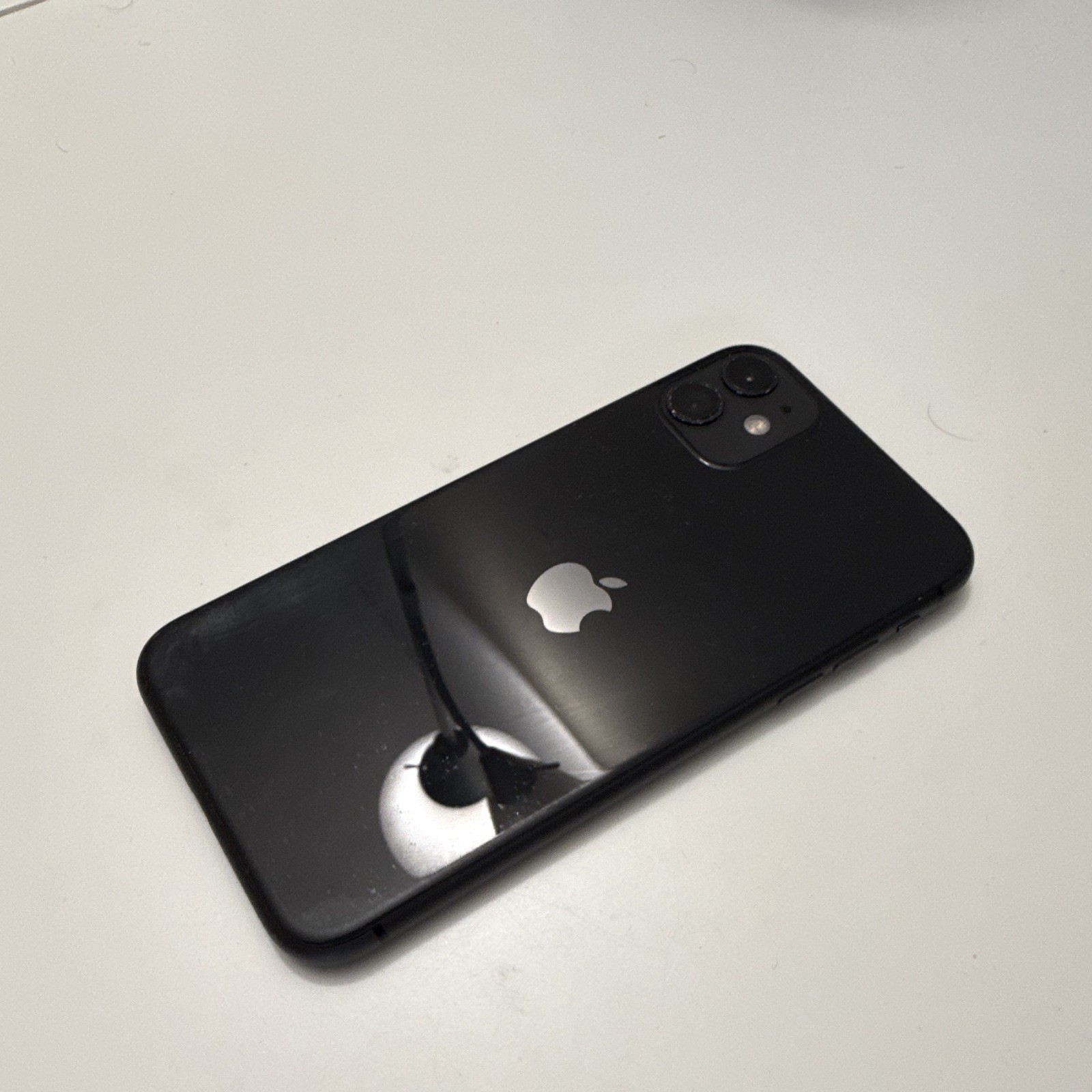 Apple iPhone 11 64GB Black Unlocked 6.1in iOS A13 Bionic A2111 (Used) with box.