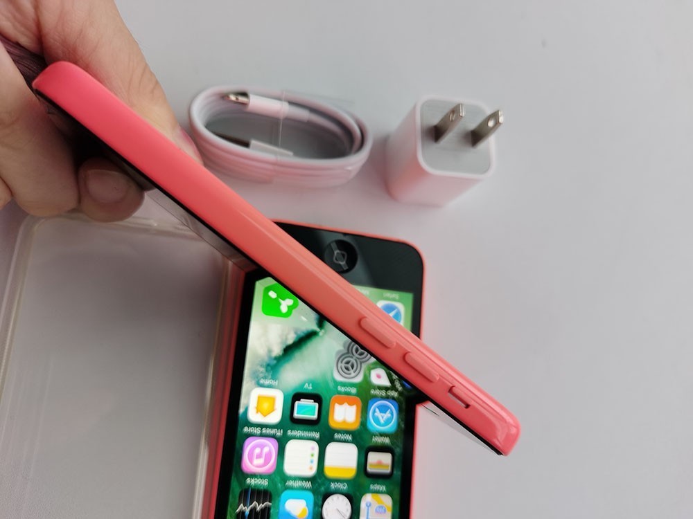 Apple iPhone 5c – 8 GB / 16 GB / 32GB – PINK (Unlocked) 90% NE W
