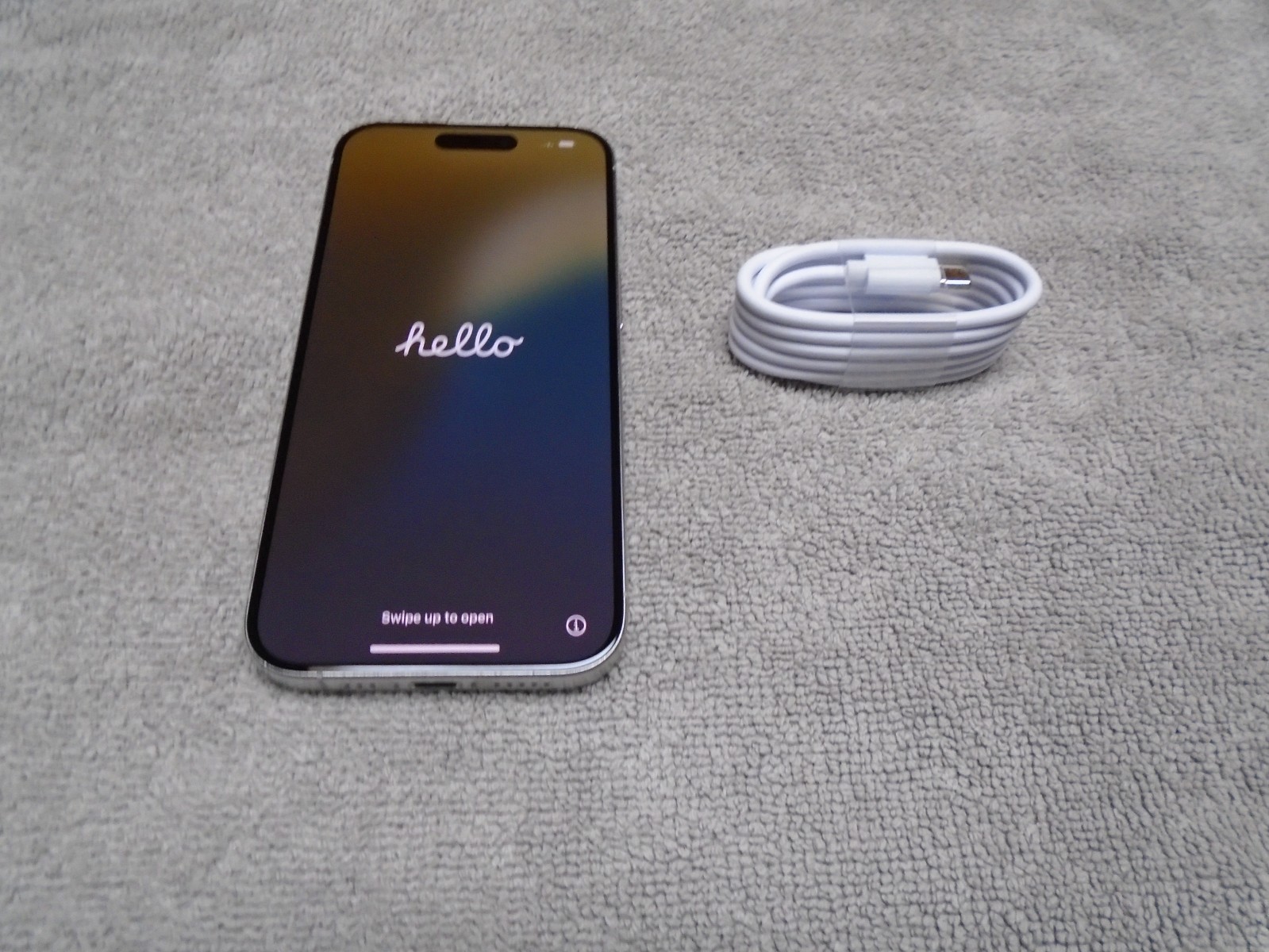 Apple iPhone 15 Pro, 128gb, Carrier Unlocked, White Titanium, Excellent!!!
