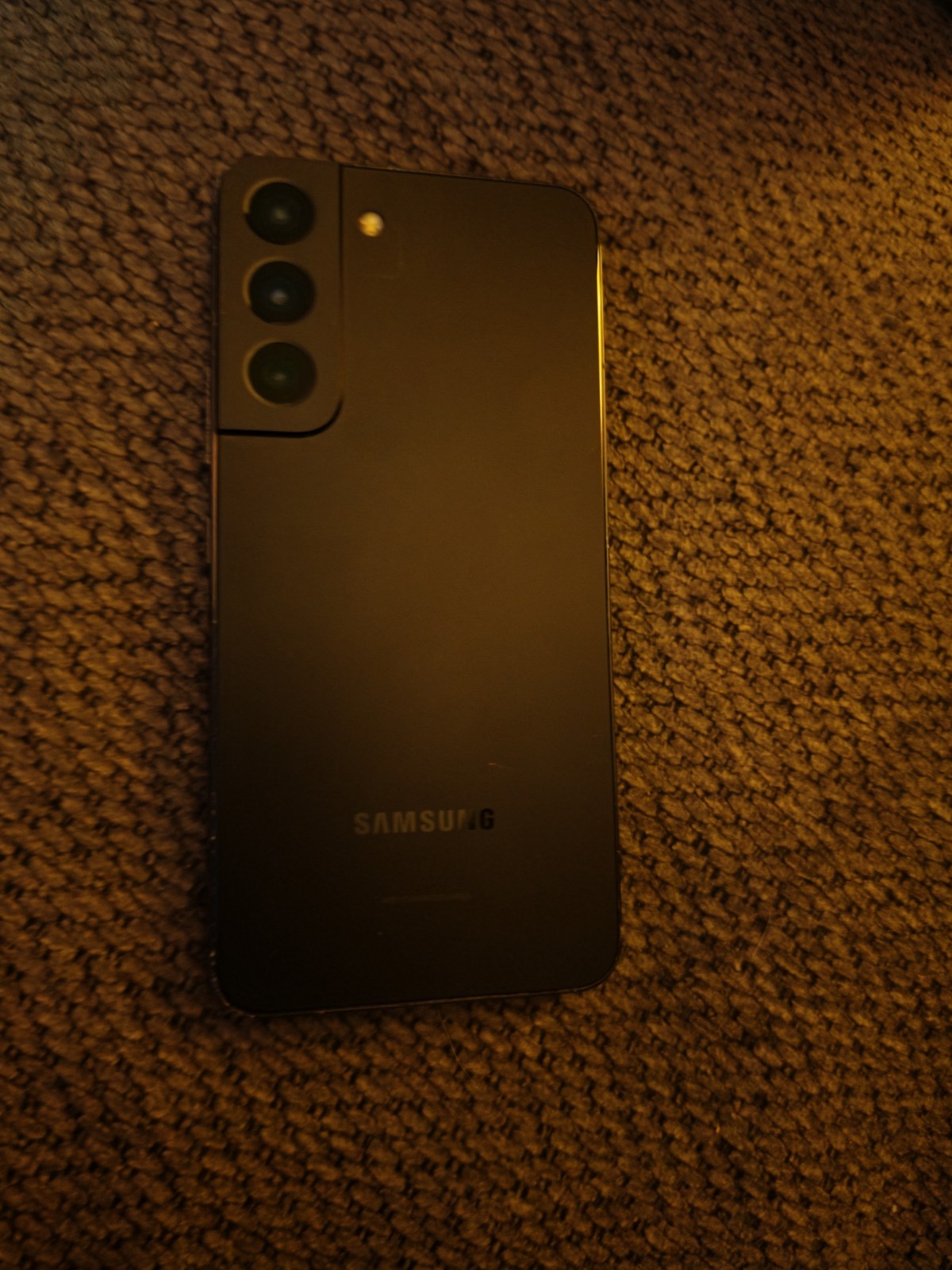 Samsung Galaxy S22 – Fully Unlocked – 100% Functional (Read Description)