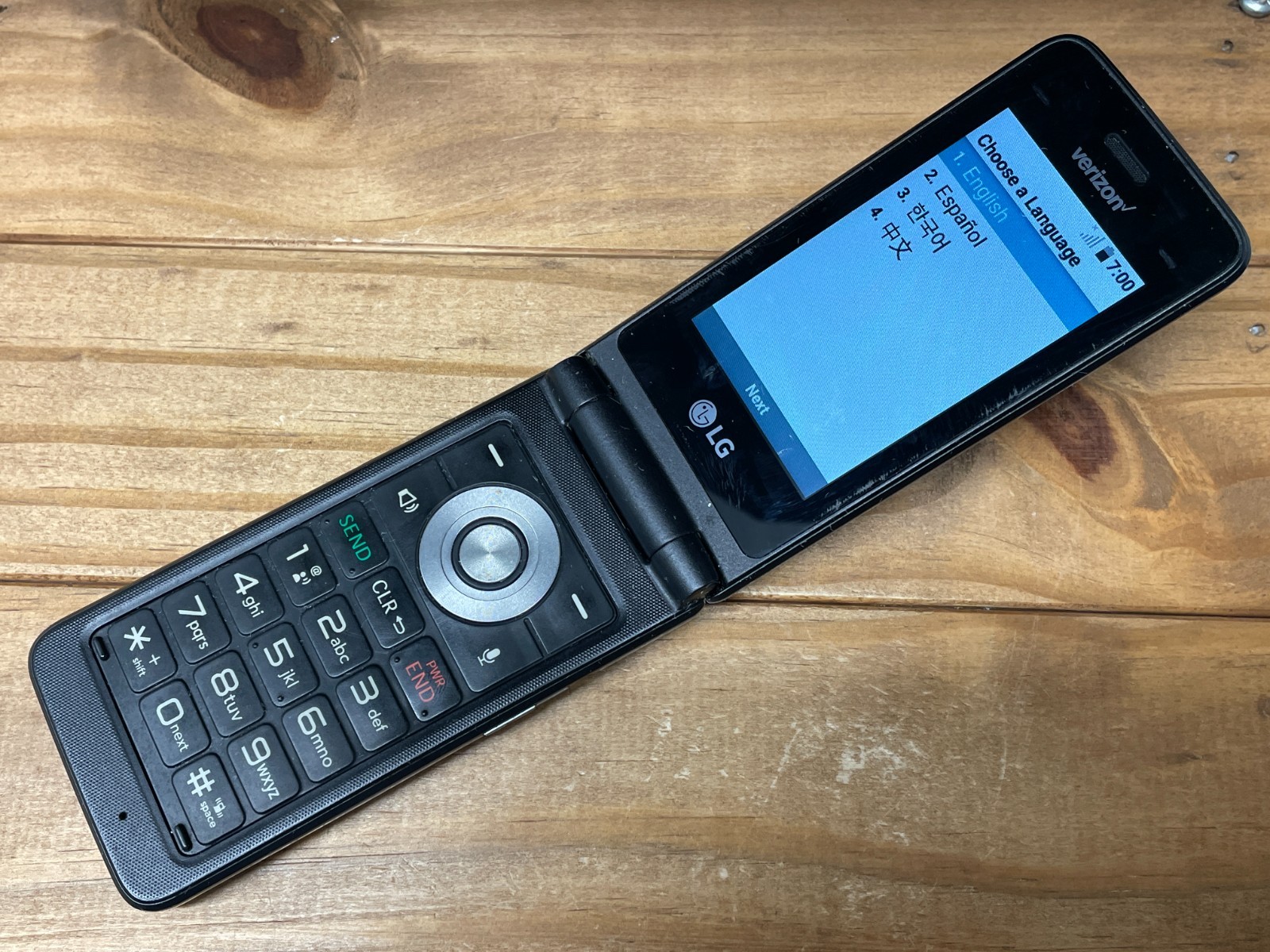 LG Exalt – VN220 – Silver (Verizon) 4G LTE Flip Phone – Works – C Grade