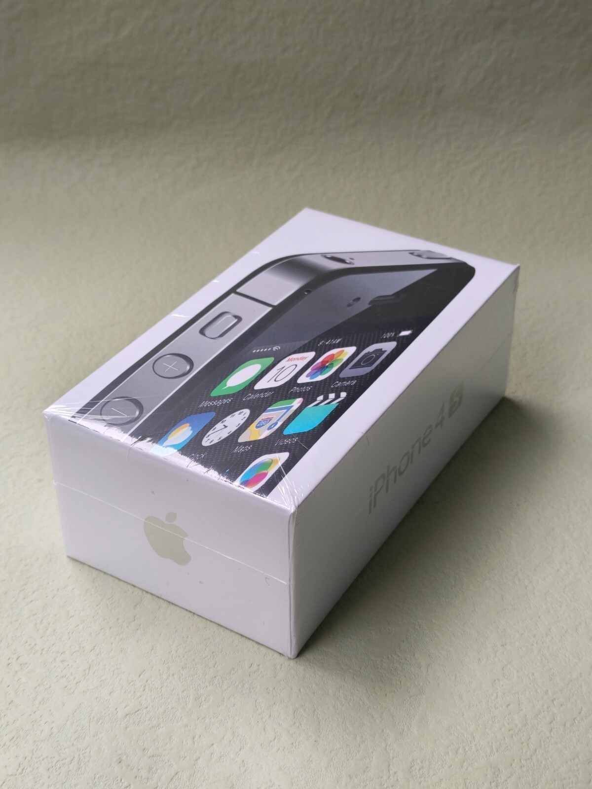 Good Working Apple iPhone 4/4s White/Black 8/16/32GB UNLOCKED classic SALE US