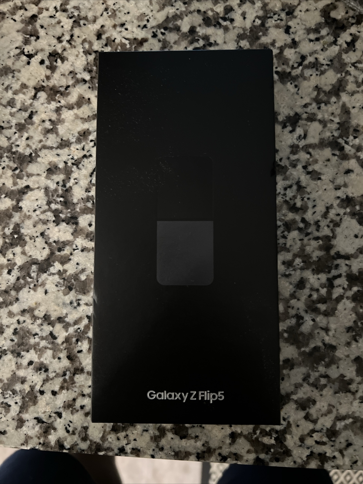 Samsung Galaxy Z Flip5 – 256 GB – Gray (T-Mobile) (Dual SIM (SIM + eSIM))