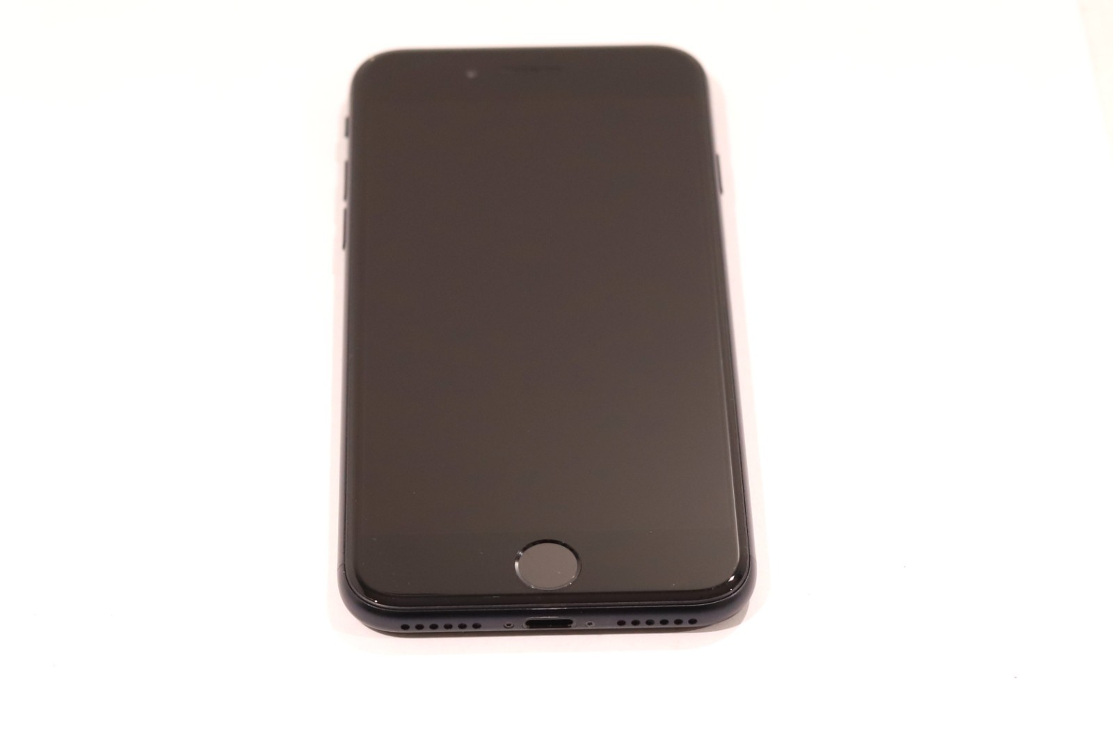 Apple iPhone SE 3rd Gen 64GB A2595 Midnight Black Color Unlocked P/N: MMX53LL/A