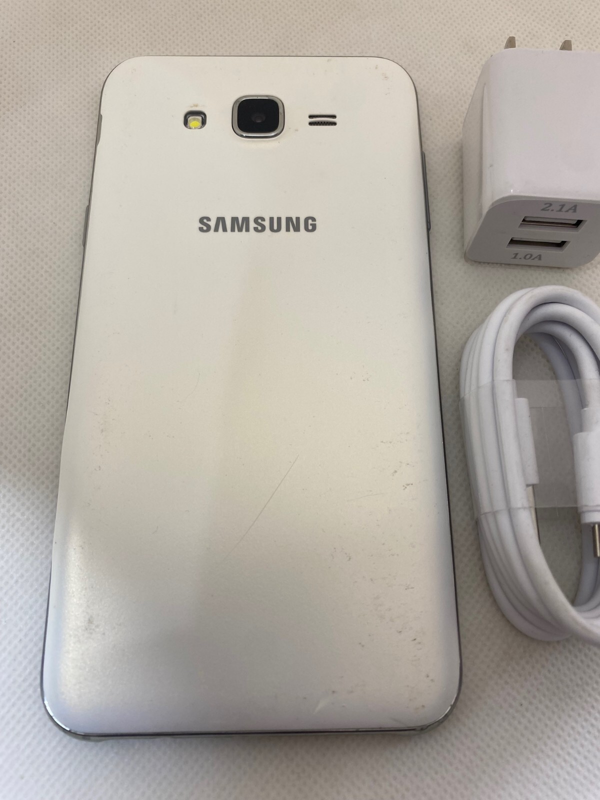 Samsung Galaxy J7 (2016) SM-J700T1 MetroPCS Only 16GB White -Used