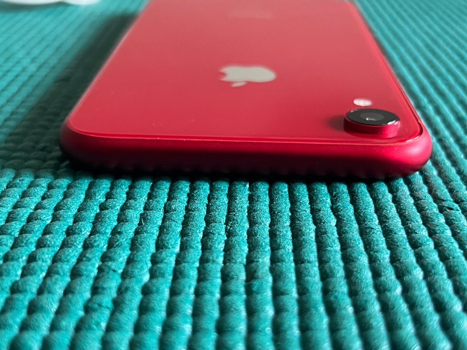 Apple iPhone XR – 64GB – Red (Unlocked) A1984 (CDMA + GSM)