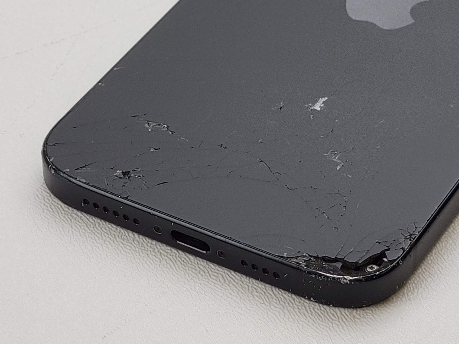 Apple iPhone 15 Plus (A2847) 128GB – Black (Unlocked) – *DAMAGED* – Clean IMEI