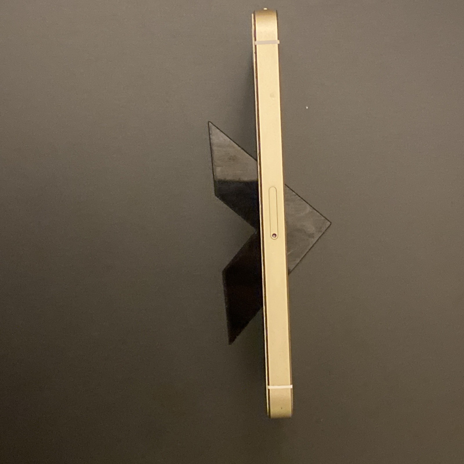 Apple iPhone SE 1st Gen A1662 Gold White Smartphone For Parts Repair