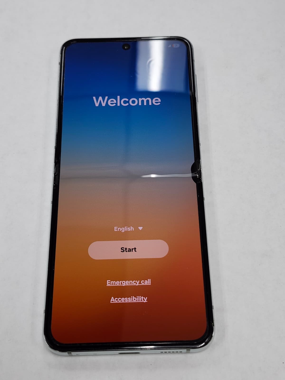 DEFECTIVE – Samsung Galaxy Zflip 5 – 256GB – Mint – GSM Unlocked – 11841