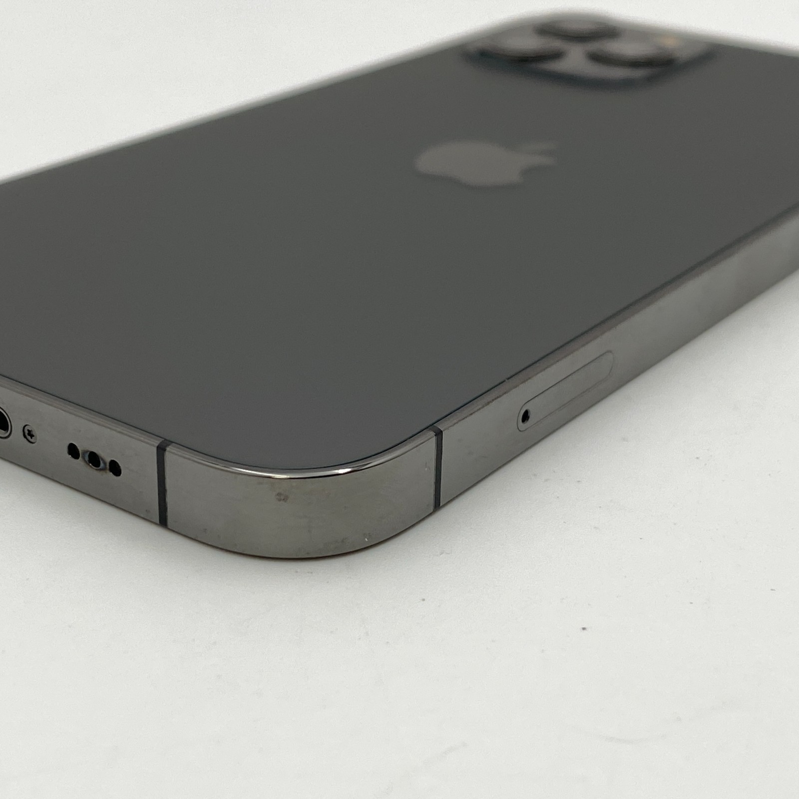 Apple iPhone 12 Pro – 256GB – Graphite (Unlocked) A2406 – Good Condition