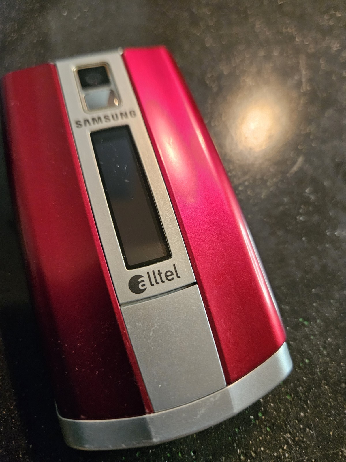 Samsung Hue SCH-R500 Red and Silver Cellular Flip Phone