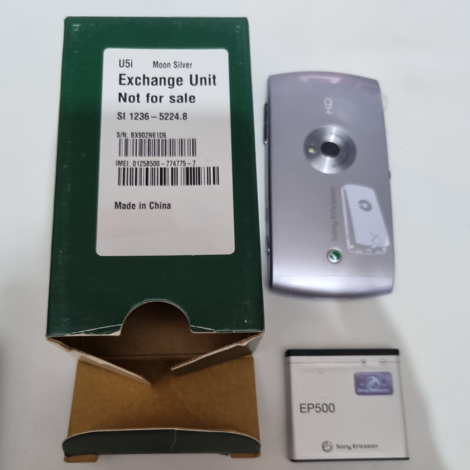 Sony Ericsson Vivaz U5i – moon silver new old stock