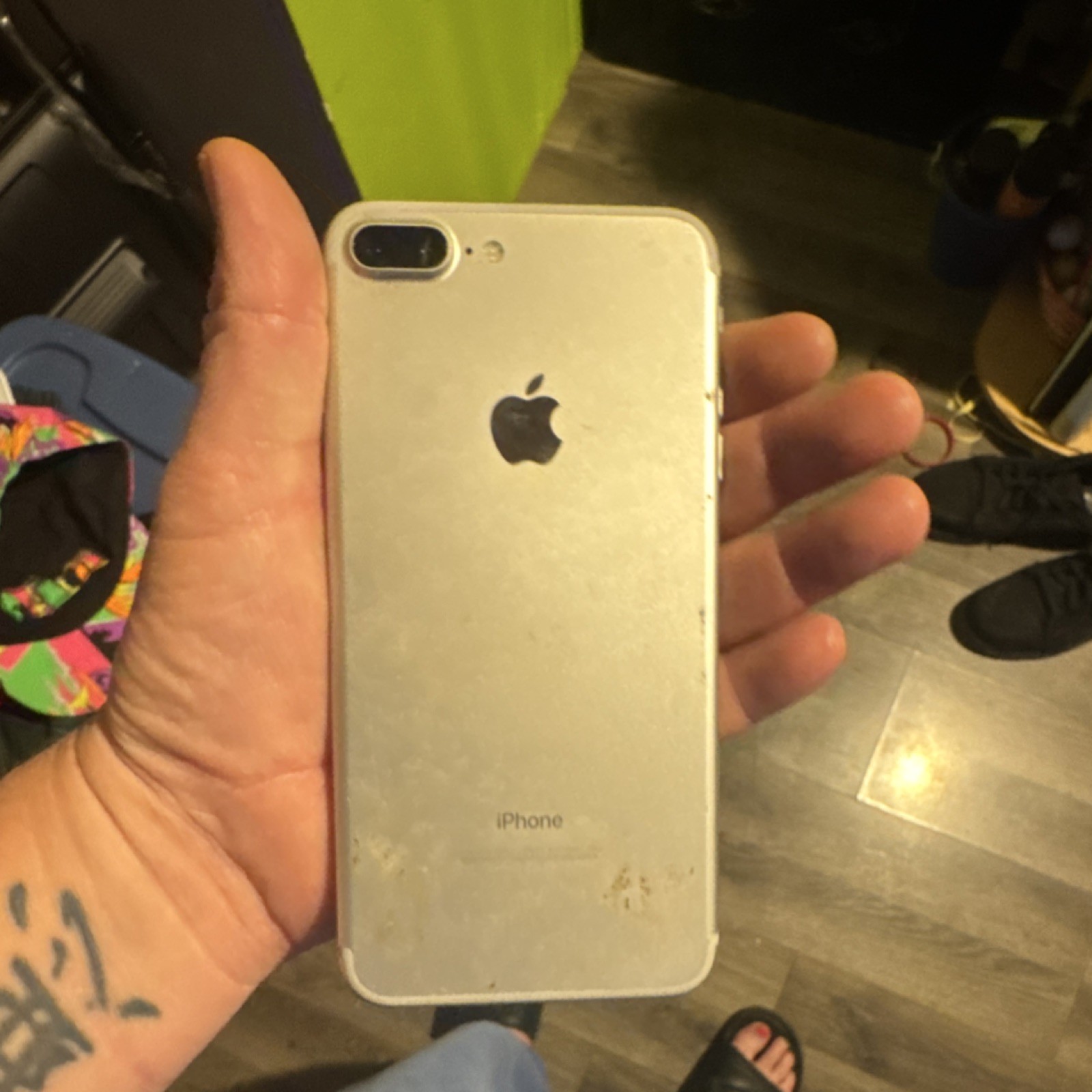 Apple iPhone 7 Plus Silver 5.5in 12MP Quad Core iOS Smartphone Lightning
