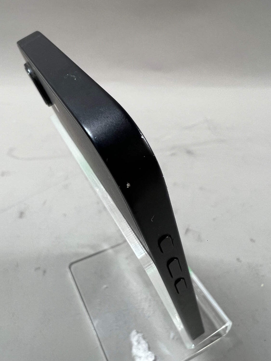 Unlocked Apple iPhone 16e 128GB 26.4 Black MD0D4LL/A