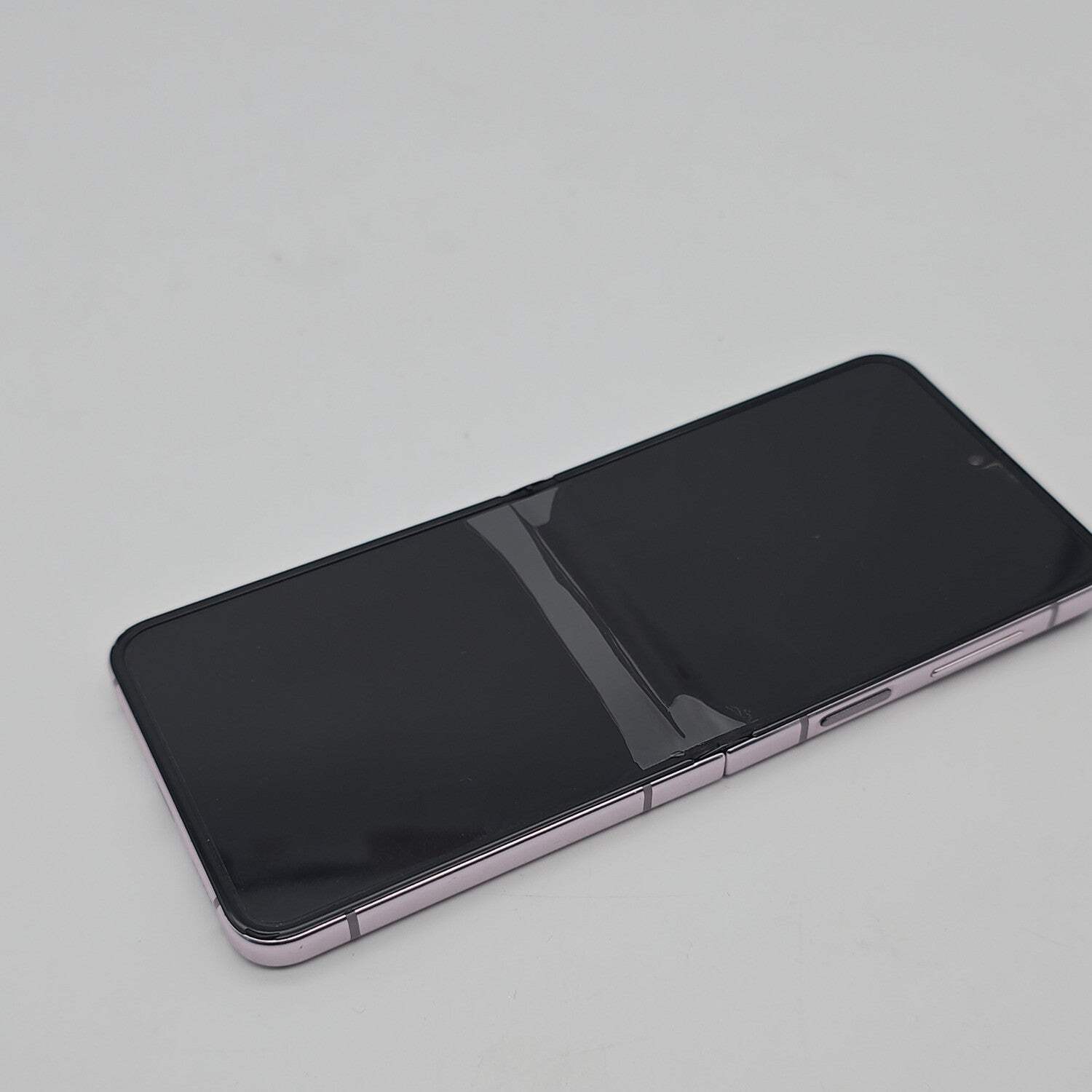 Broken Unlocked Samsung Galaxy Z Flip5 8GB RAM 256GB SM-F731U1 Read