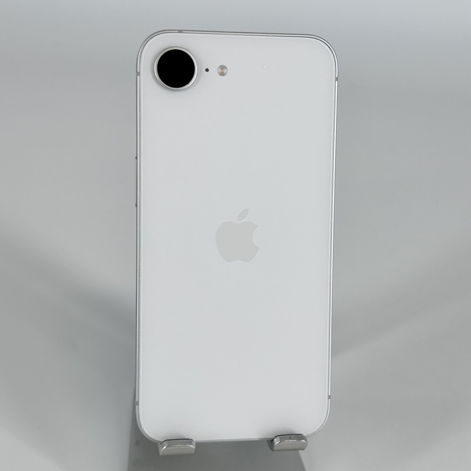 Apple iPhone 16e White 128GB – Cricket Locked – Very Good Condition
