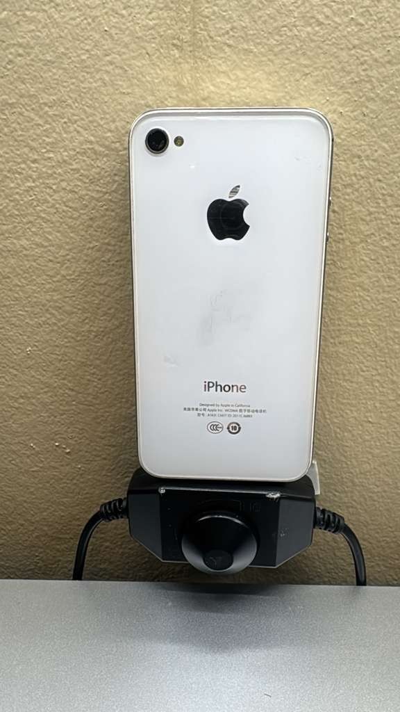 Apple iPhone 4s – 16 GB – White (Unlocked)