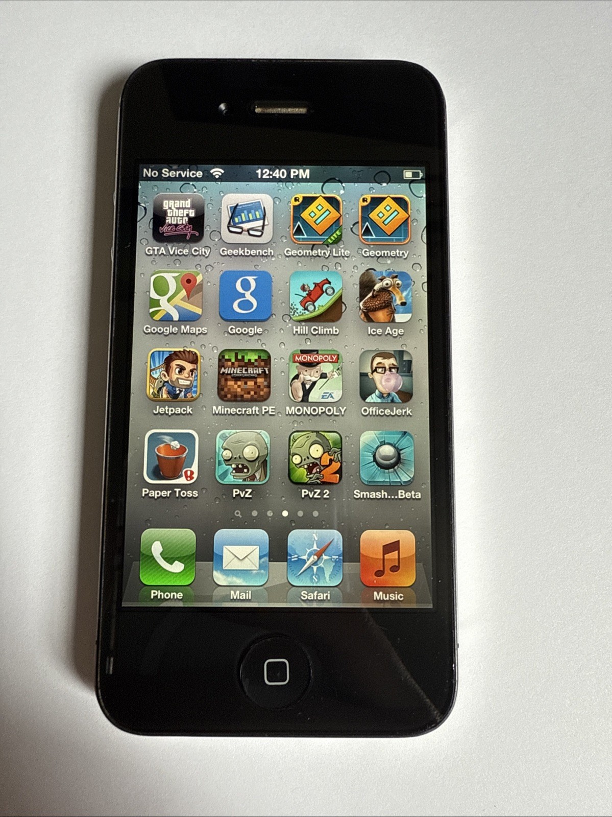 iPhone 4s – 16GB – Black (Unlocked) 40+ Games & Apps – iOS 6.1.3 – 80% BH Read