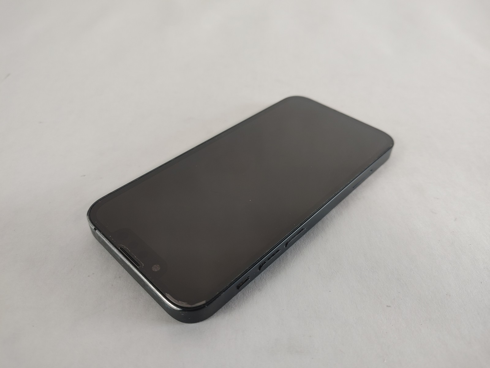 Apple iPhone 13 Mini A2481 128 GB iOS 26.5 (Wi-Fi + 4G) Unlocked For Parts