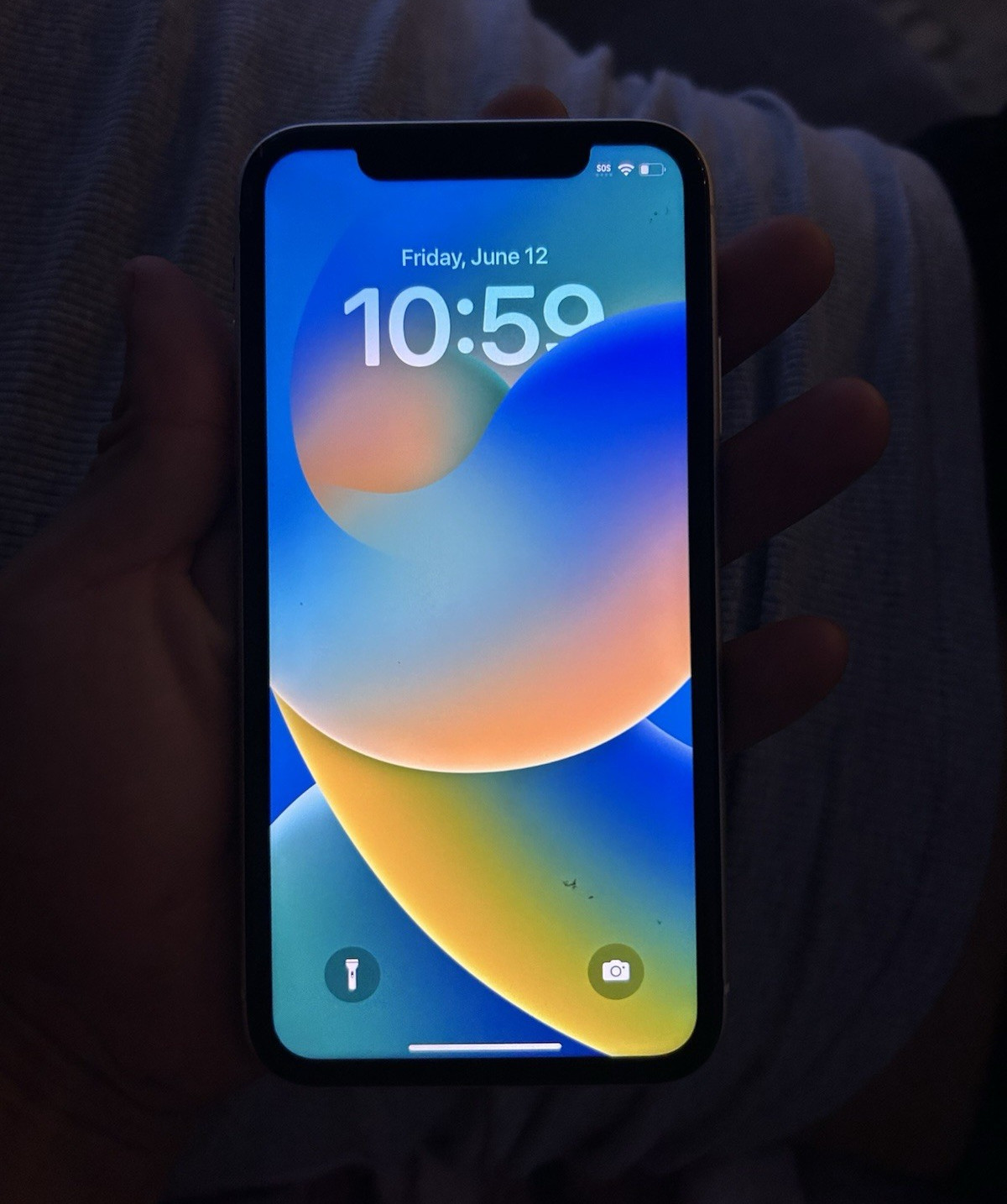 Apple iPhone 11 64GB White Unlocked 6.1″ iOS Wireless Charging only
