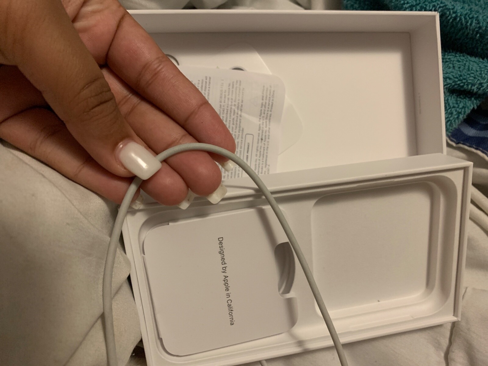 Apple iPhone XR – 64GB – Black (Straight Talk) A1984 (CDMA + GSM)