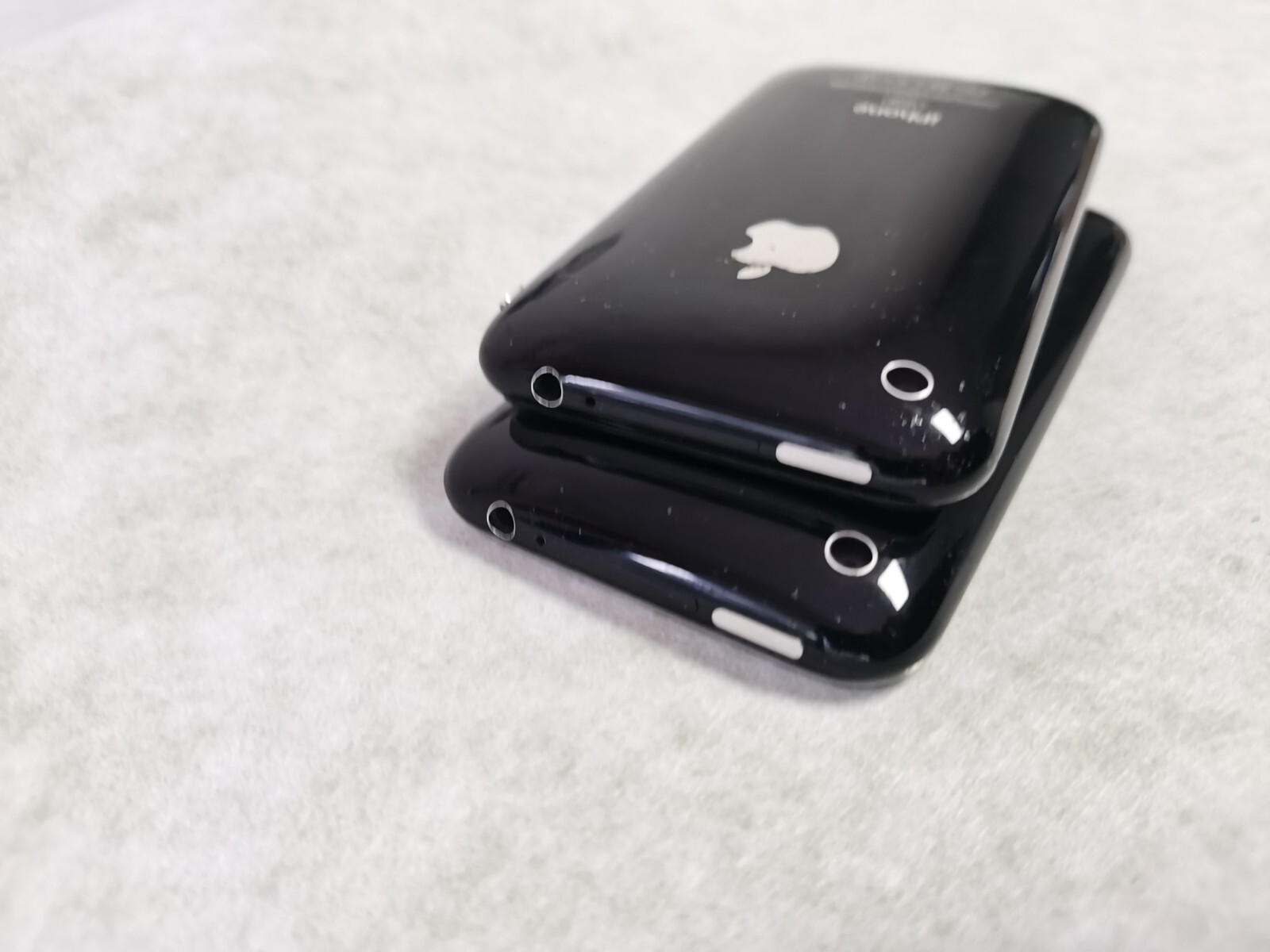 Original Apple iPhone 3nd 3GS – 8/16/32GB – Black /white (Unlocked) ( GSM) IOS 6