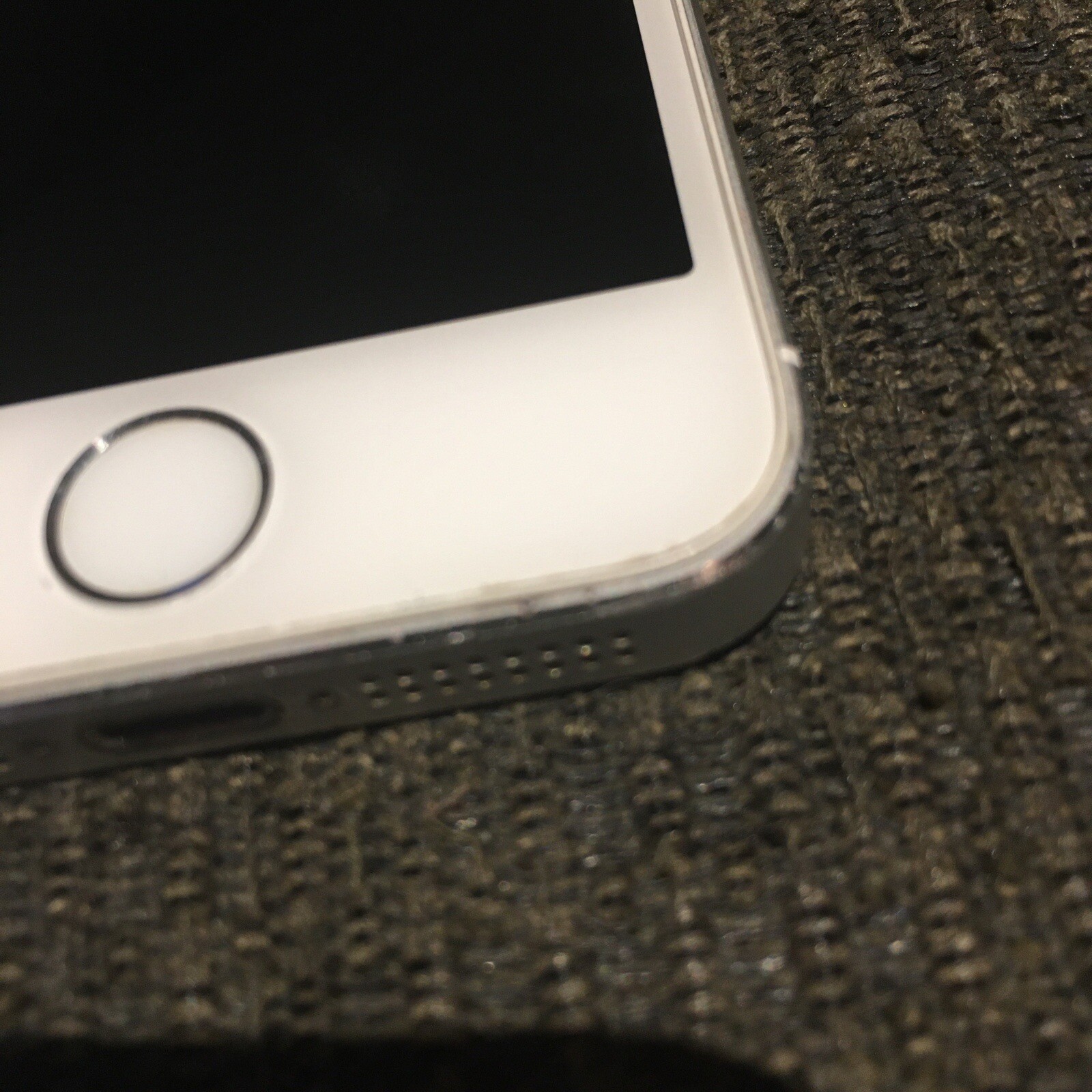 Apple iPhone 5s – 16GB – Silver (Sprint) A1453 (CDMA + GSM)