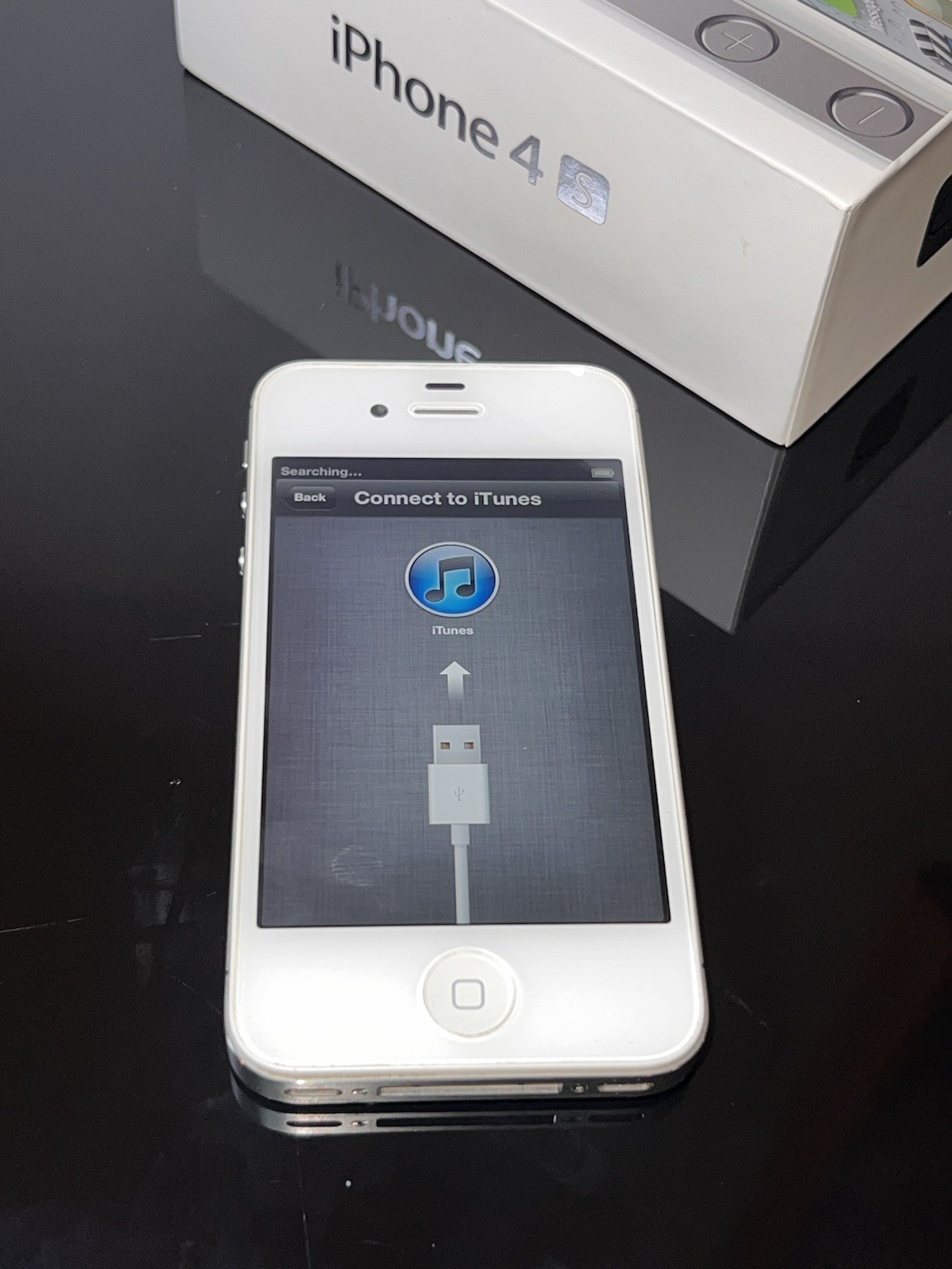 RARE New iPhone 4S 16GB White. Never Been Used. In Original Box (Collectible)