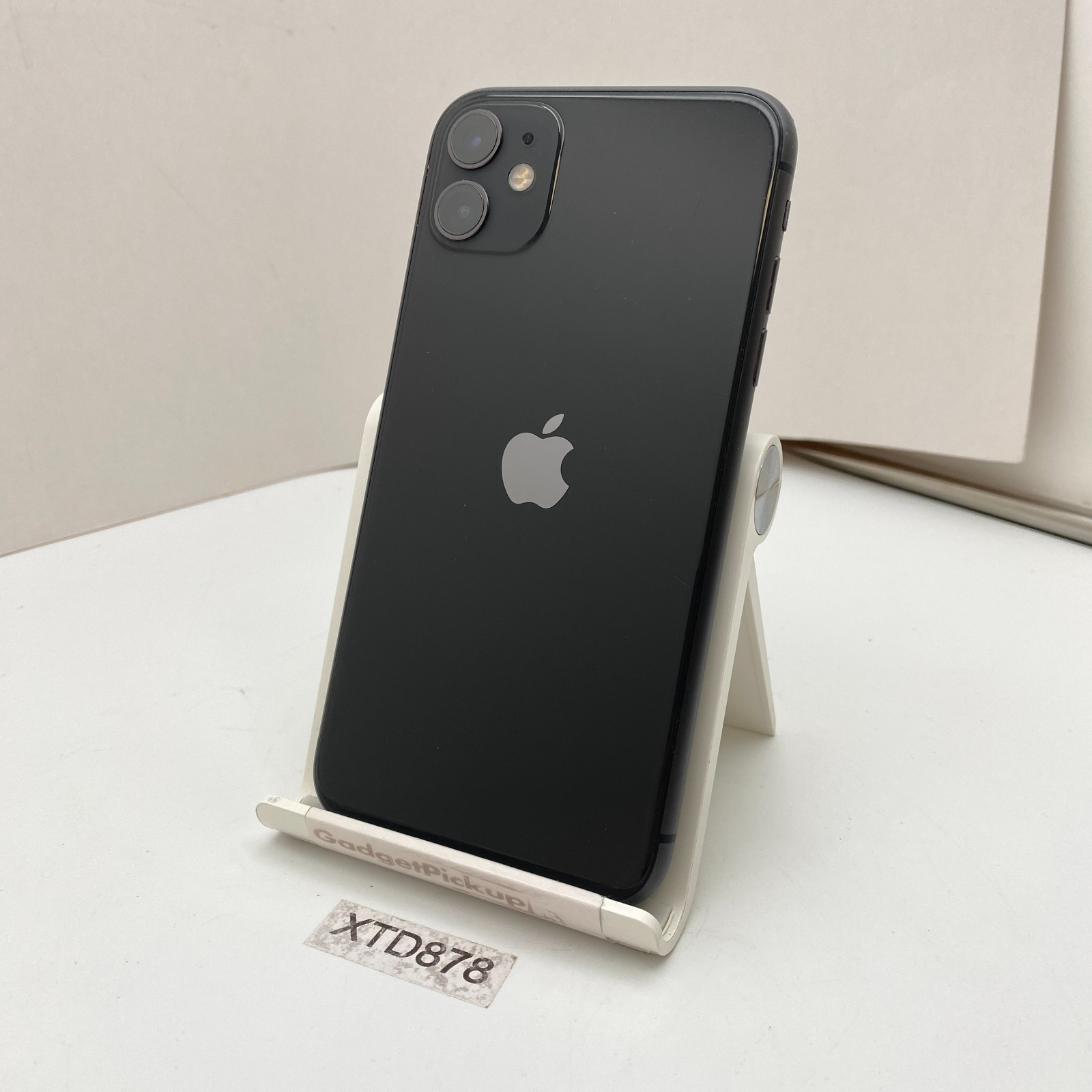 Apple iPhone 11 – 64GB – Black (Cricket ONLY) – Fair Condition