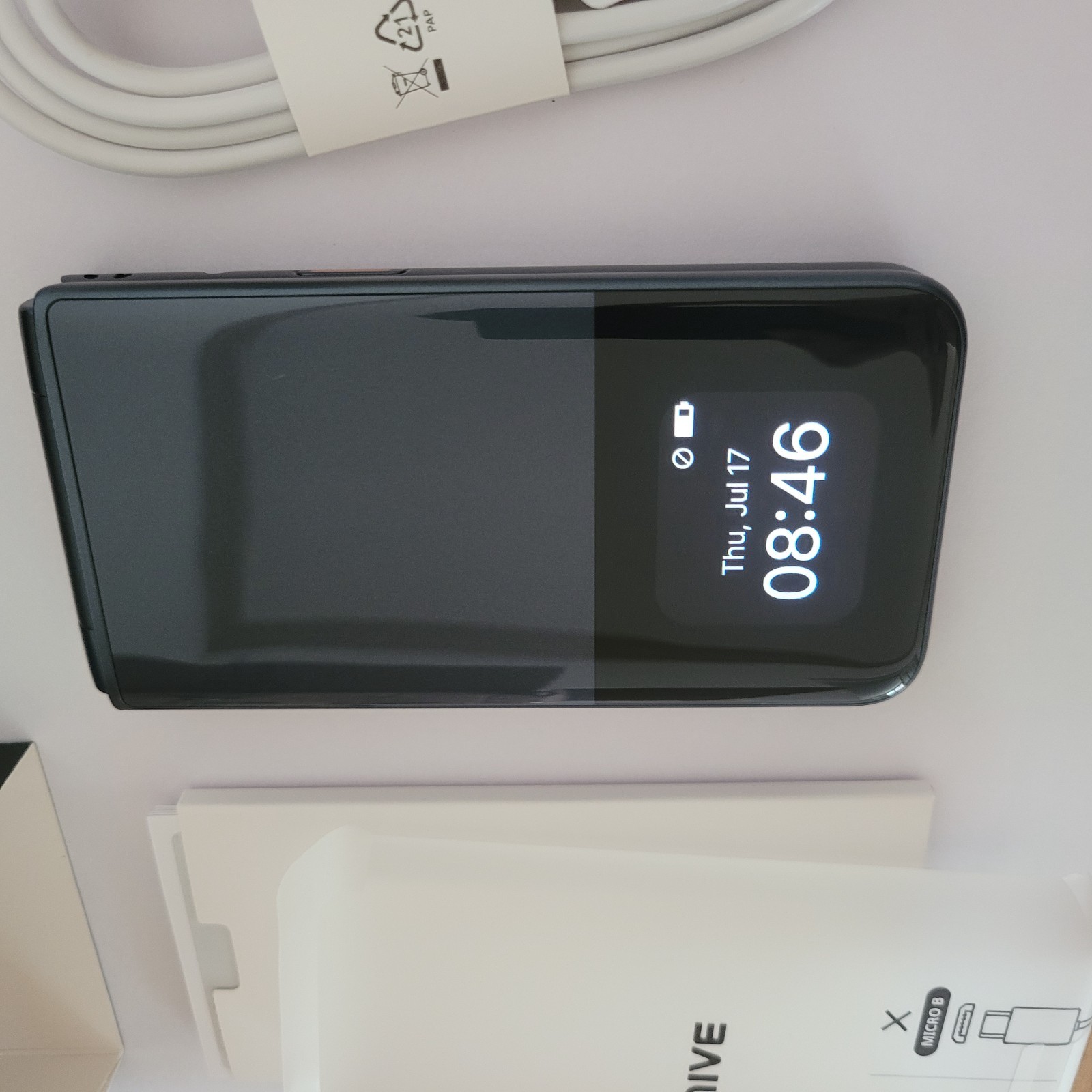 ALT MIVE AT-M140 Style Folder 2 cell phone 32GB LTE/3G – Black Unlocked NEW