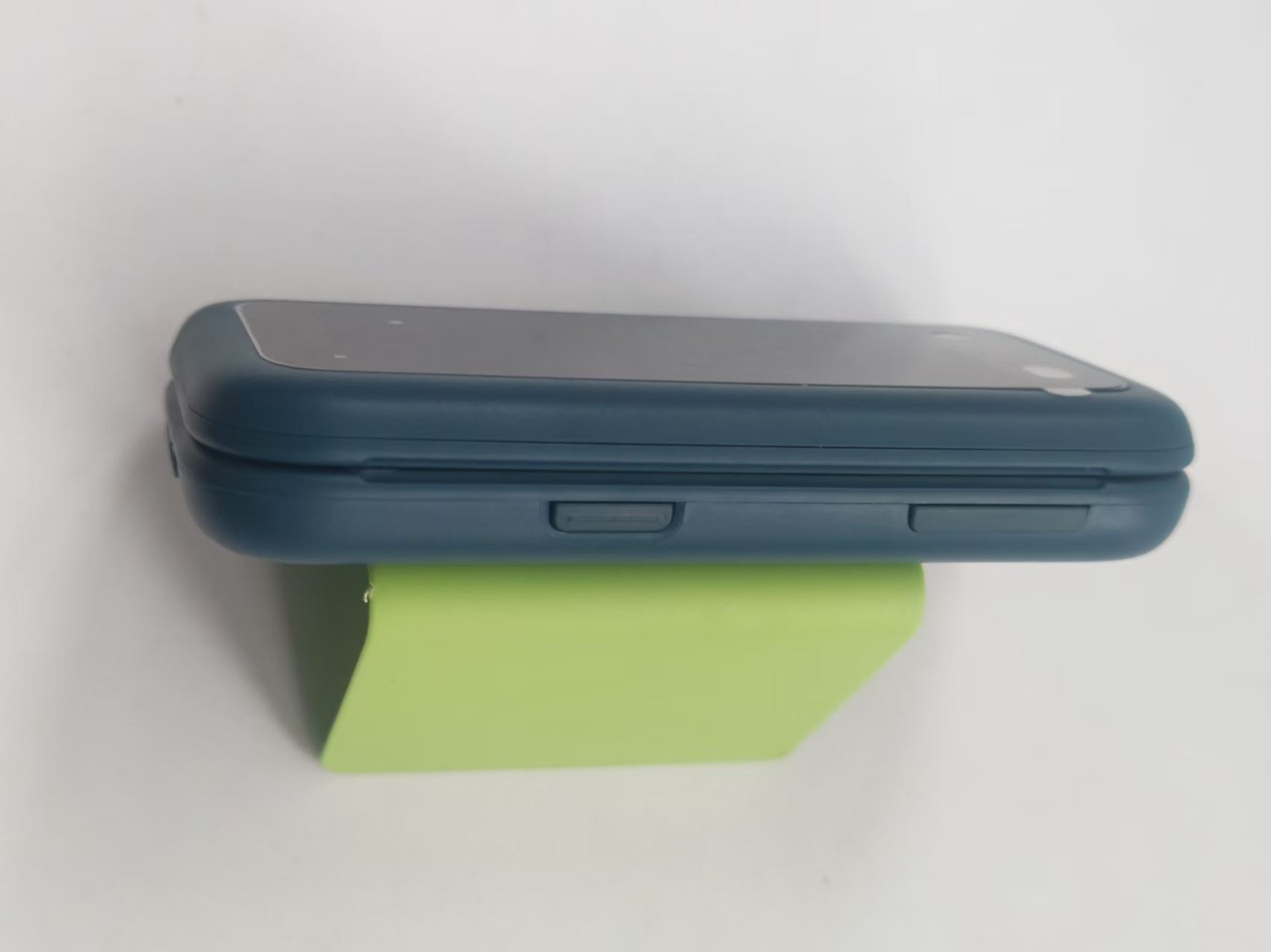 Nokia 2660 Flip 4G Dual-SIM Unlocked Flip Blue Mobile Phone New