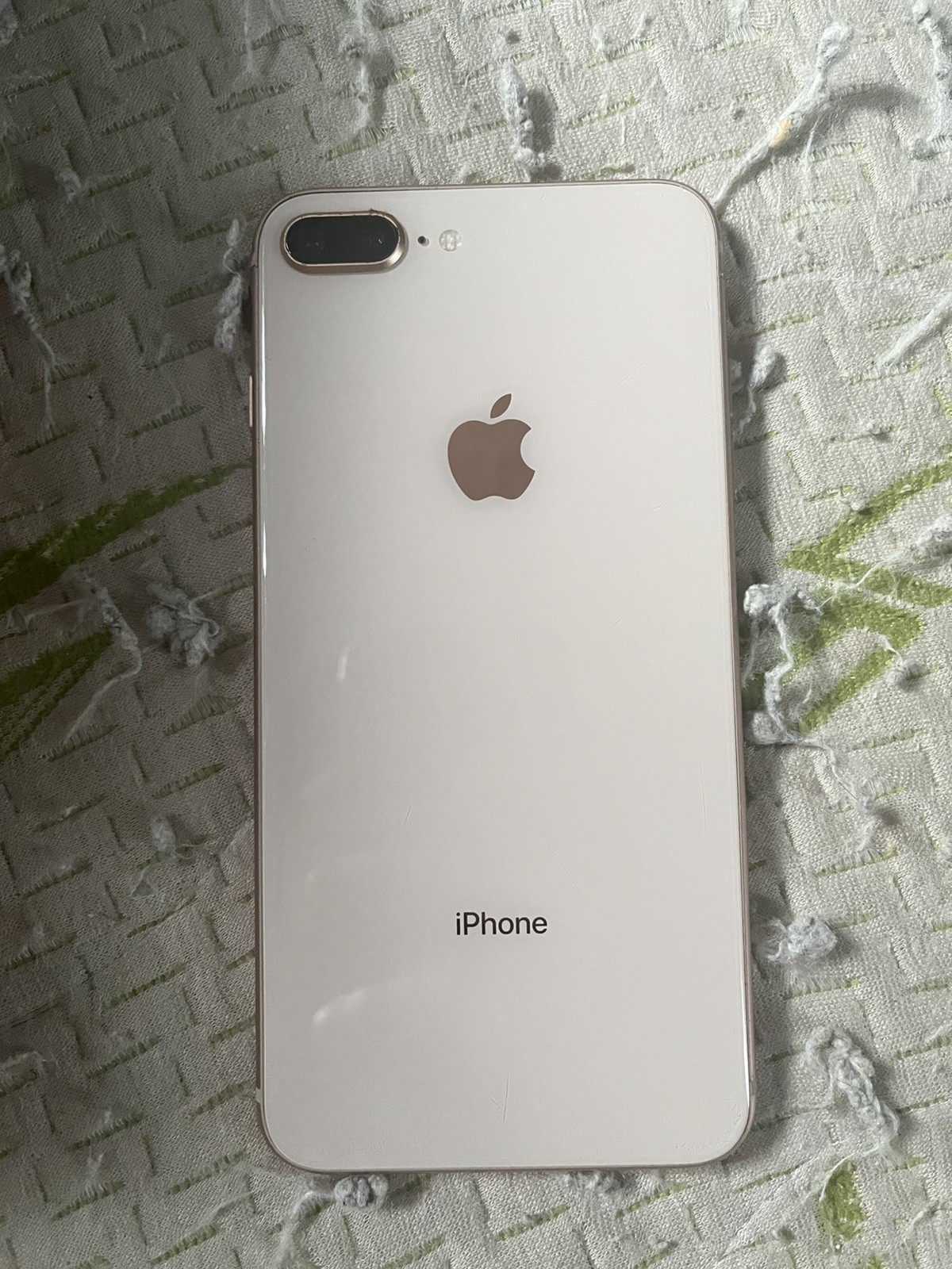 Apple iPhone 8 Plus Gold 12 MP Camera Bluetooth Wi-Fi / For Parts