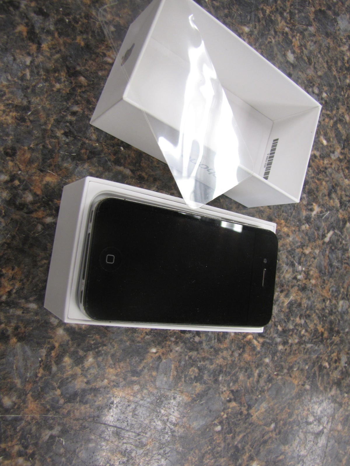 Apple iPhone 4 16GB Black Model A1332 in Original Box