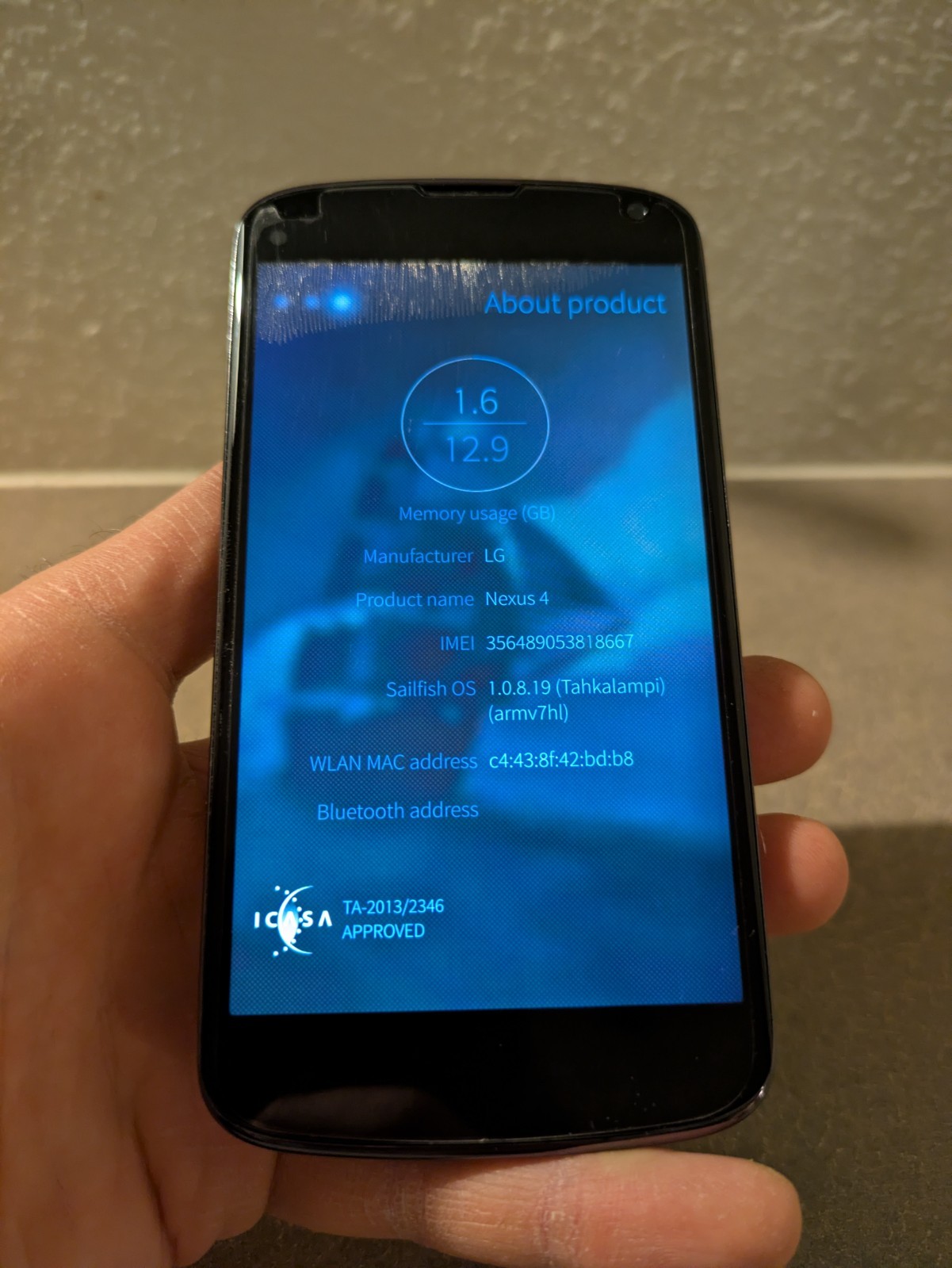 LG Nexus 4 E960 16G w/ Sailfish OS “Tahkalampi” Original box, screen blemish