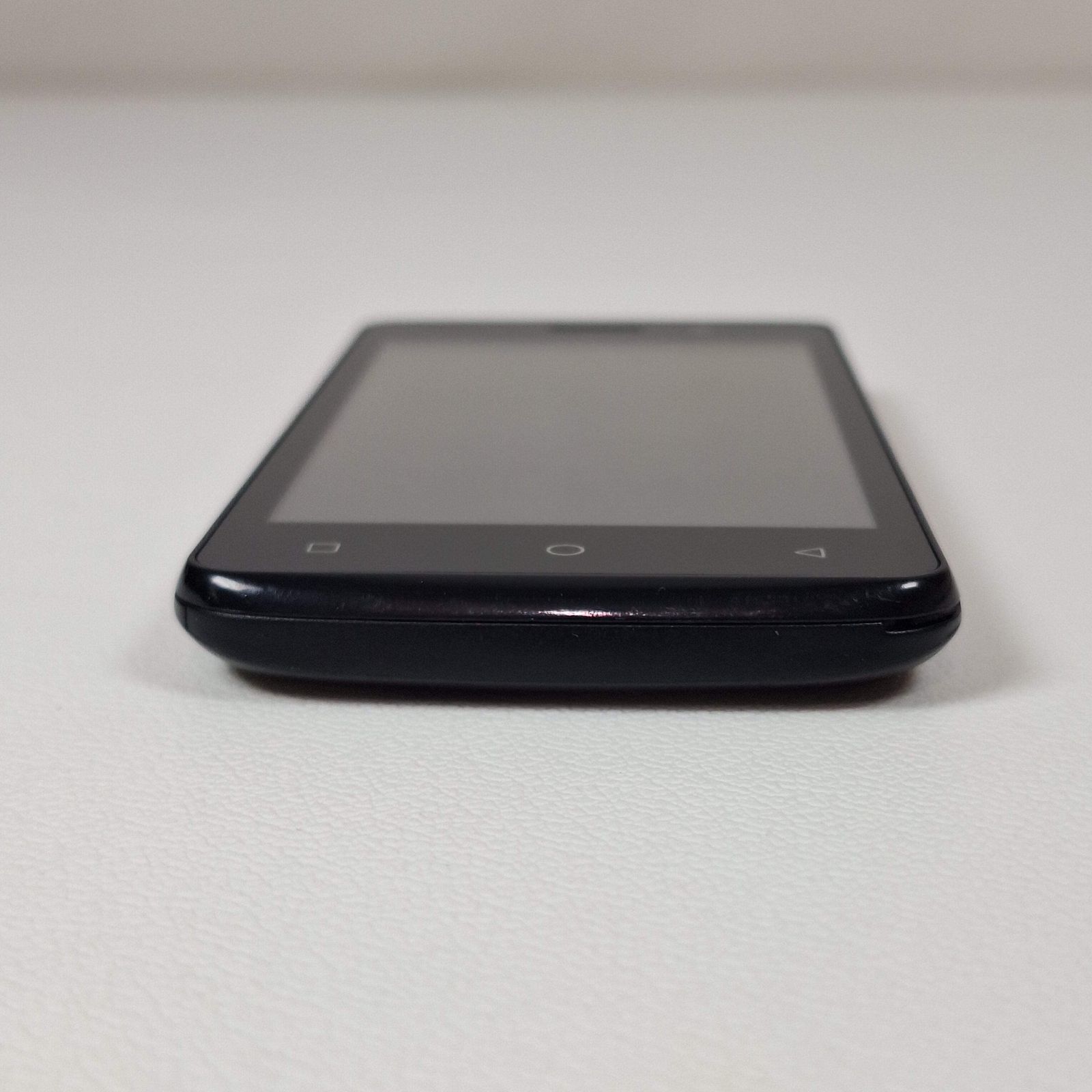 UMX MXG401 Black Android Phone (AirVoice Wireless)