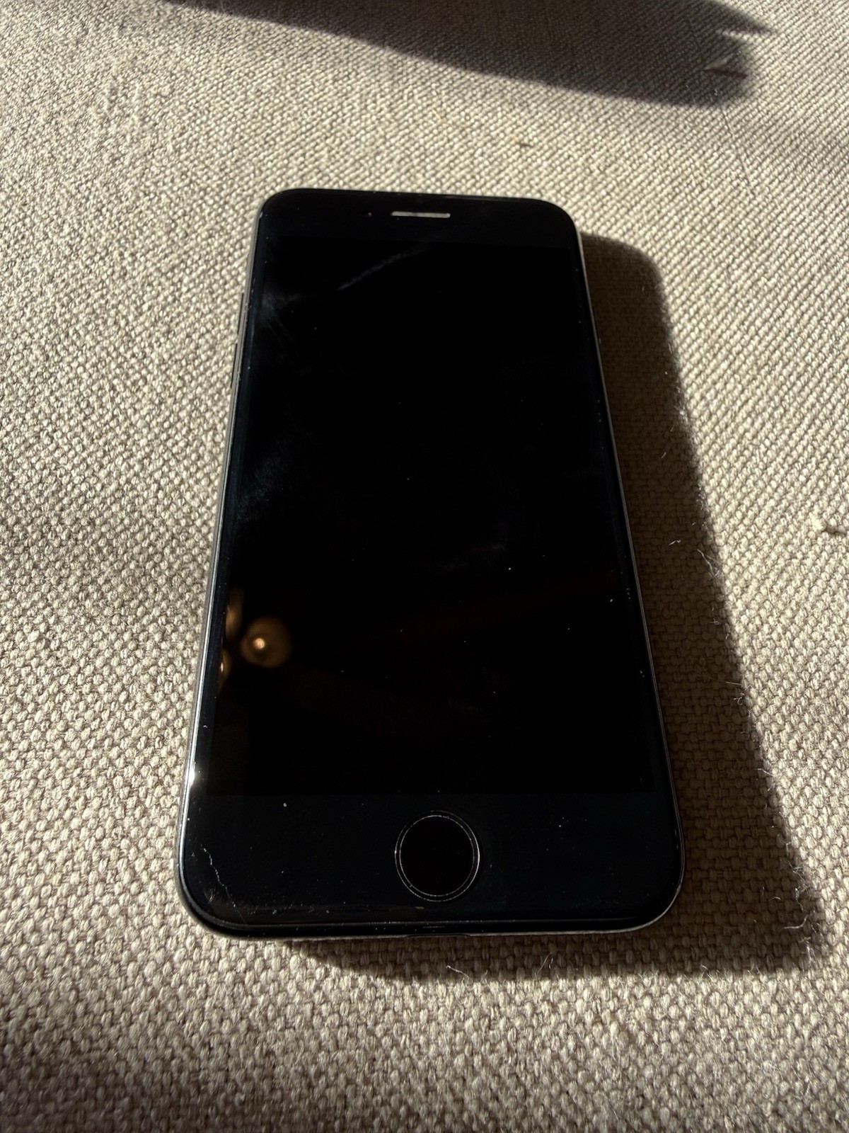 Apple iPhone 7 128GB Black U.S. Cellular 4.7in 12MP Bluetooth Wi-Fi Smartphone