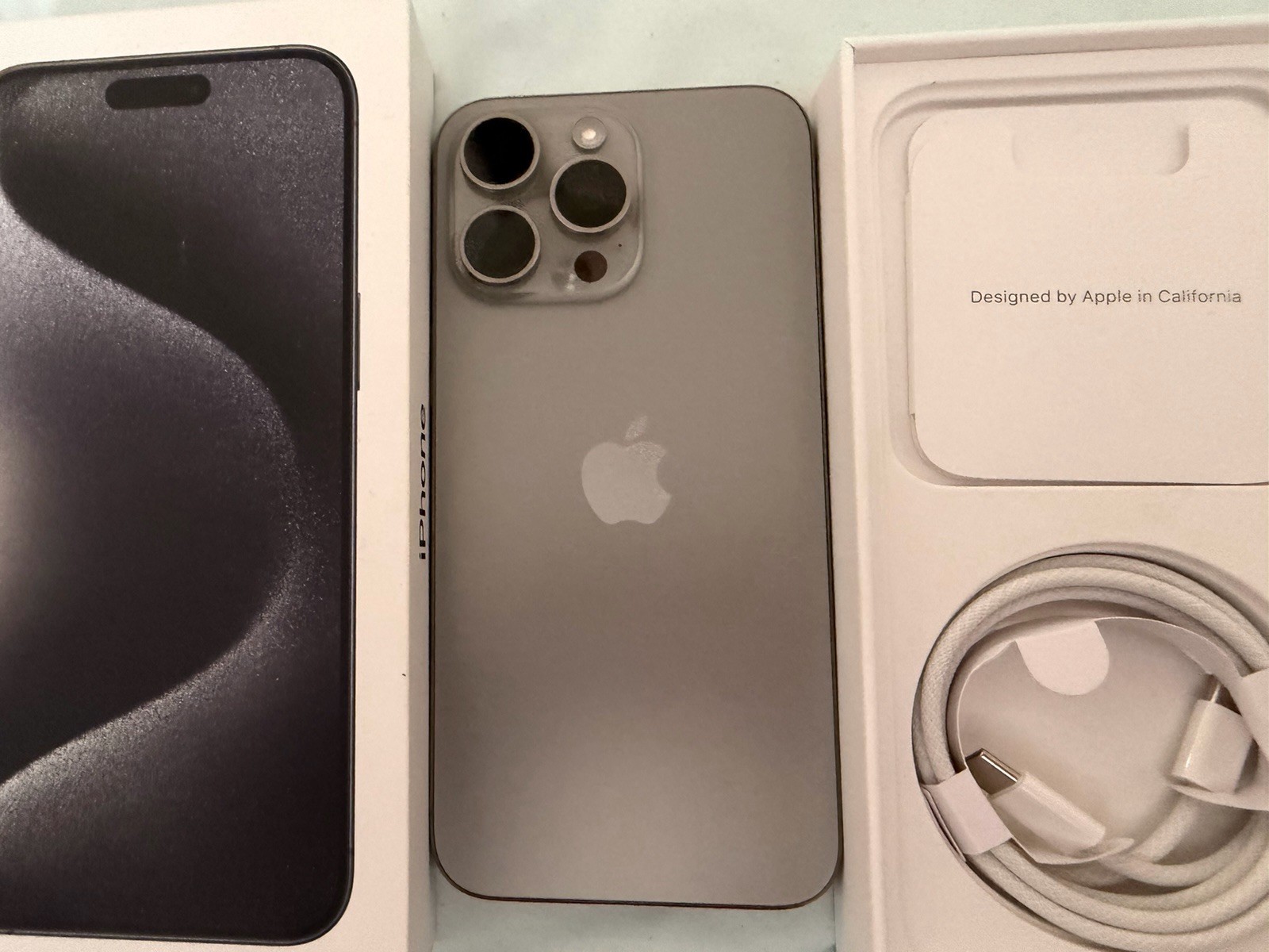 APPLE IPHONE 15 PRO MAX UNLOCKED 256GB NATURAL TITANIUM WORKS GREAT