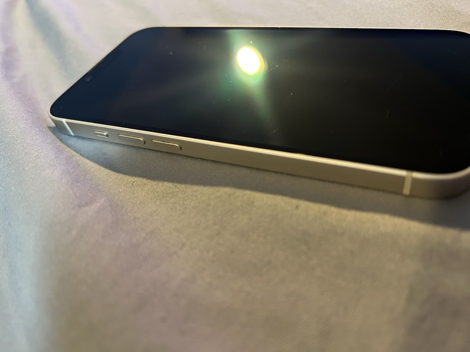 Apple iPhone 14 – 128 GB – Multicolor (AT&T)