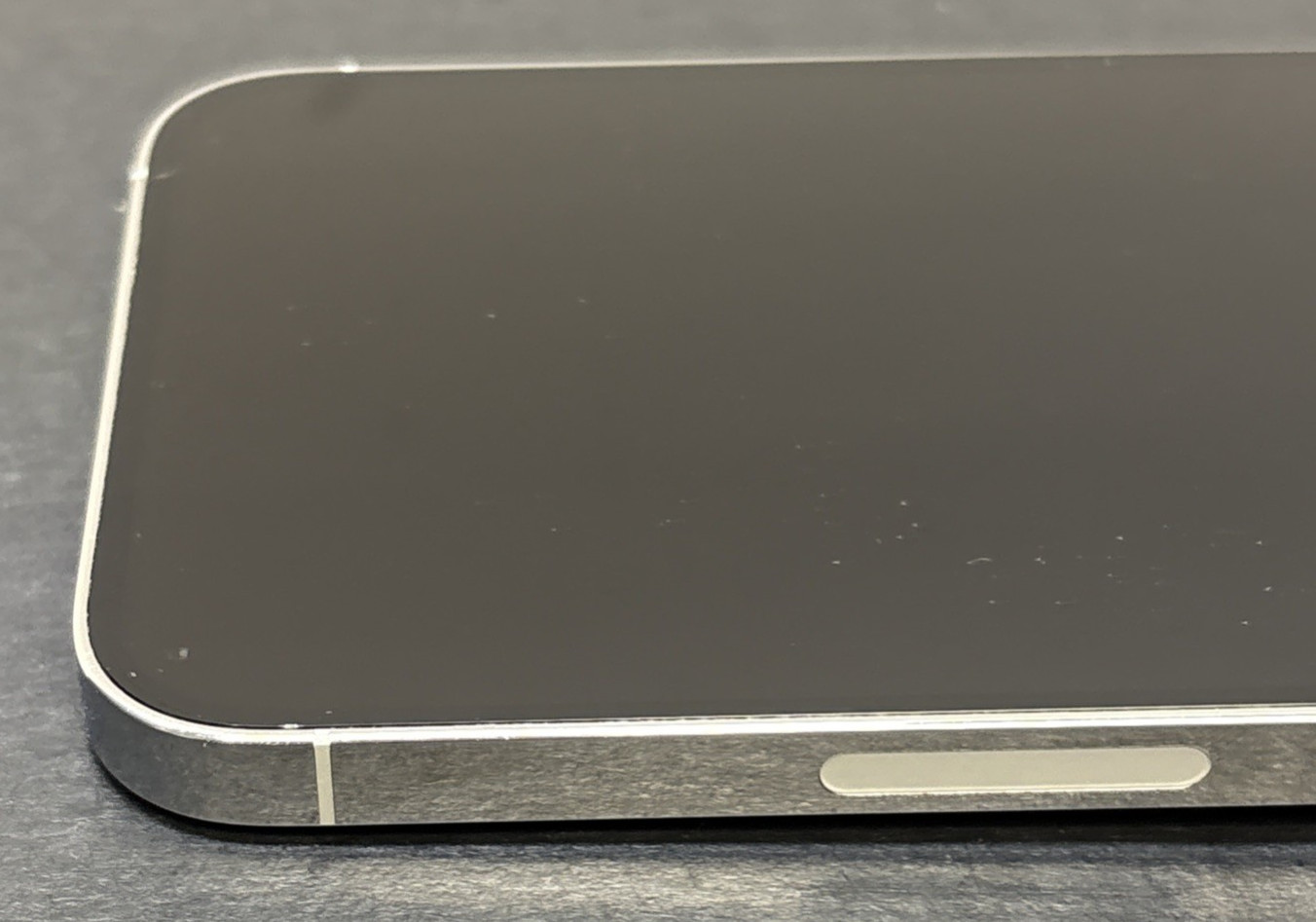 Apple iPhone 14 Pro Max A16 Bionic Chip 256GB Silver AT&T MQ8U3LL/A