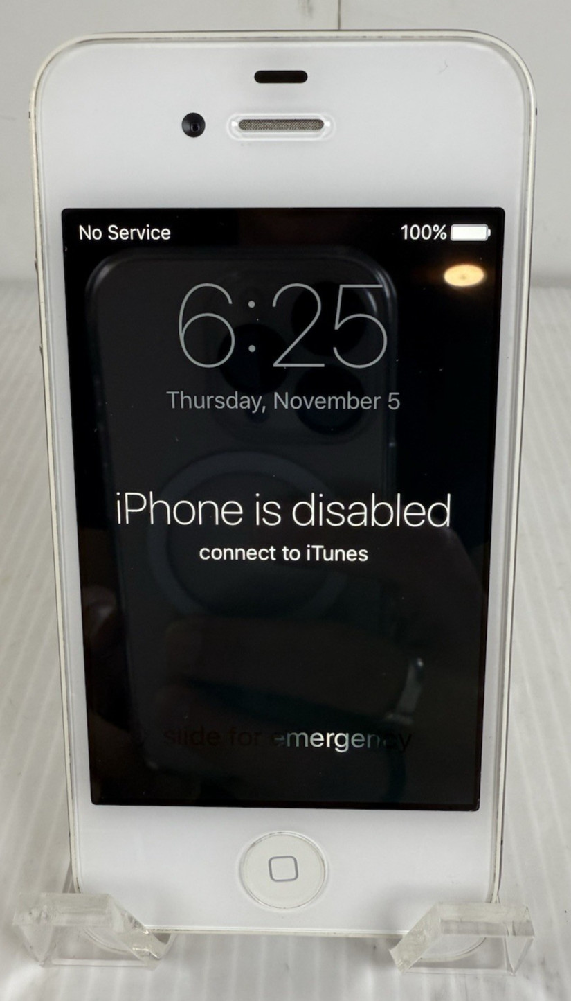 Apple iPhone 4s White Locked But Working – Excellent Condition – Weak Battery