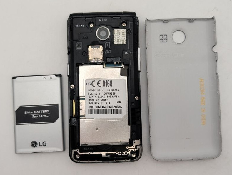 LG Exalt VN220 Verizon 4G LTE Flip Smartphone 5MP Camera Silver Not Working READ