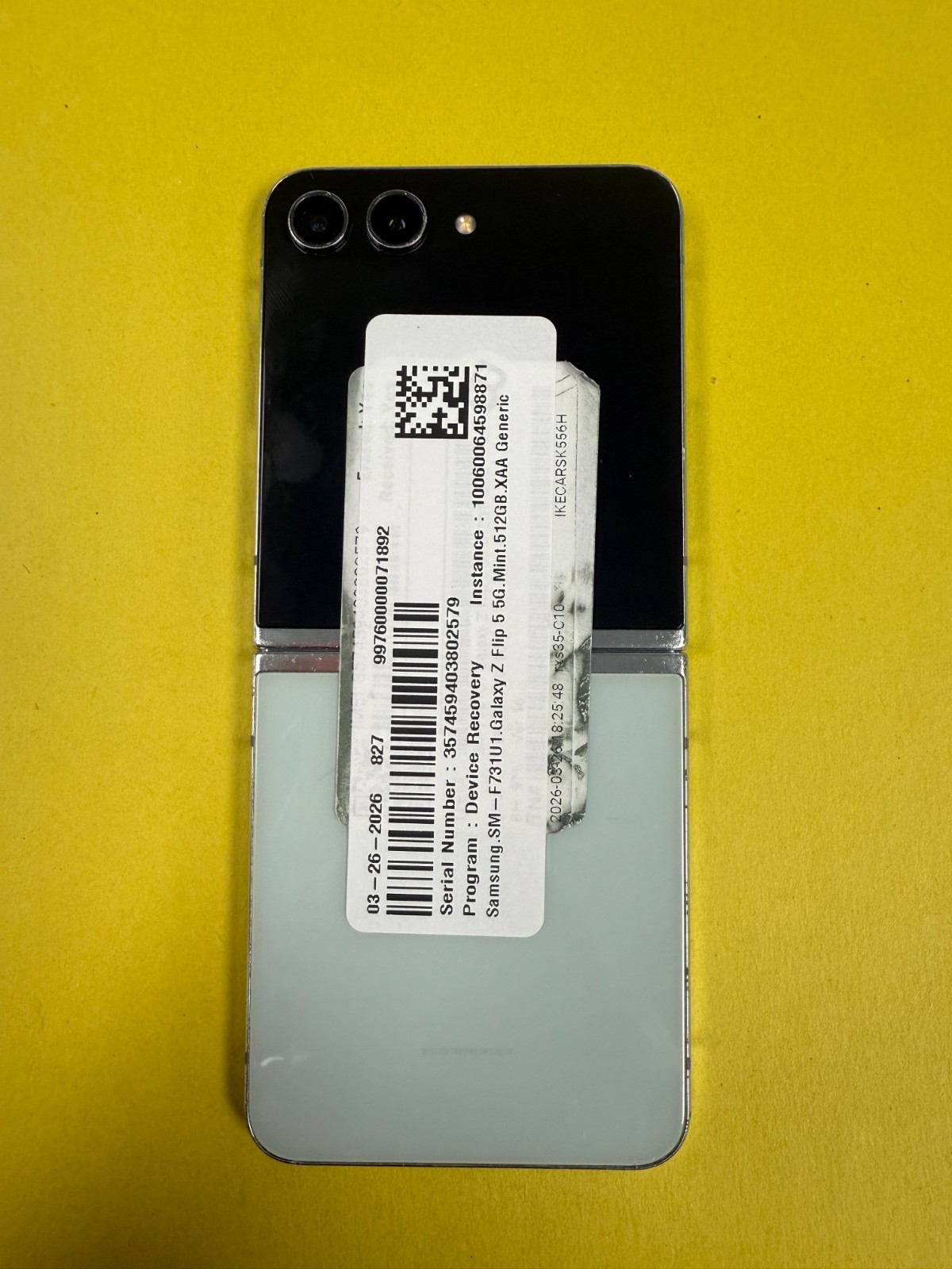 Samsung Galaxy Z Flip5 – 512GB Mint (Unlocked) Missing Trim / LCD Spot/Creasing