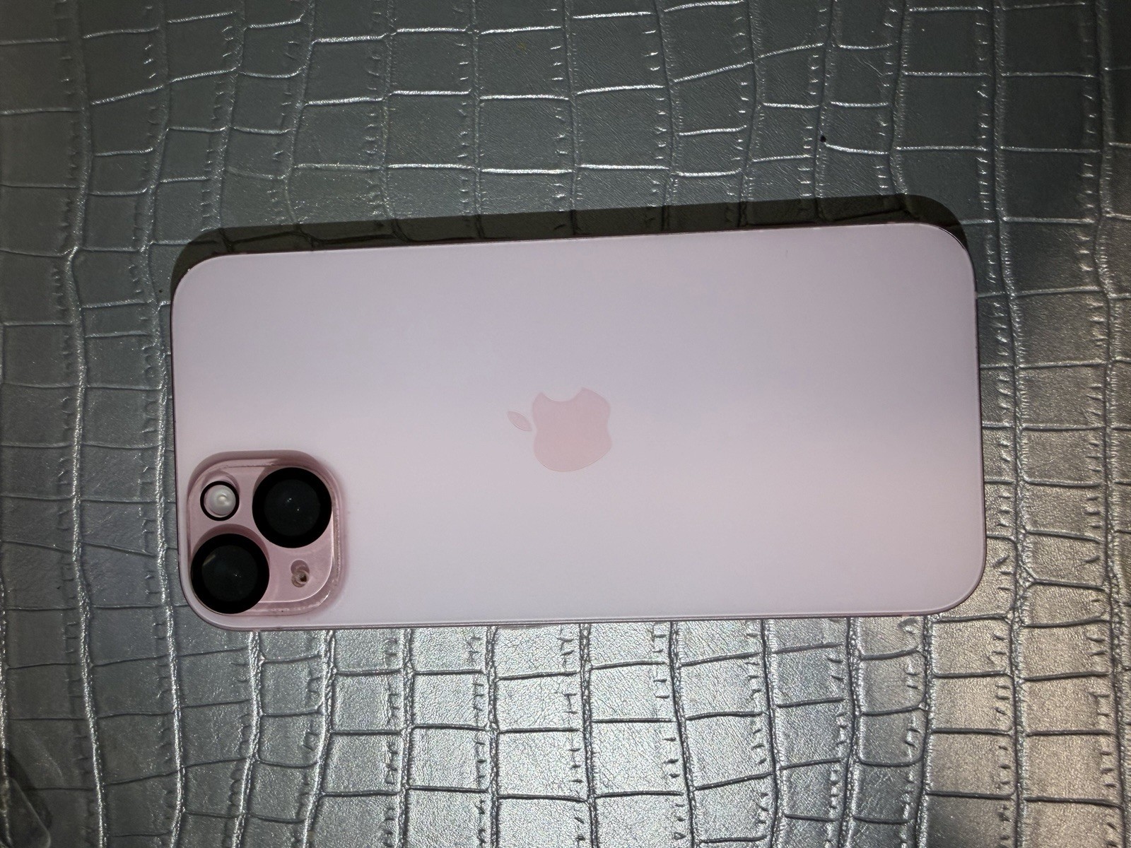 Apple iPhone 15 128GB Pink (Verizon) iOS 12MP Rear Camera Touch Screen