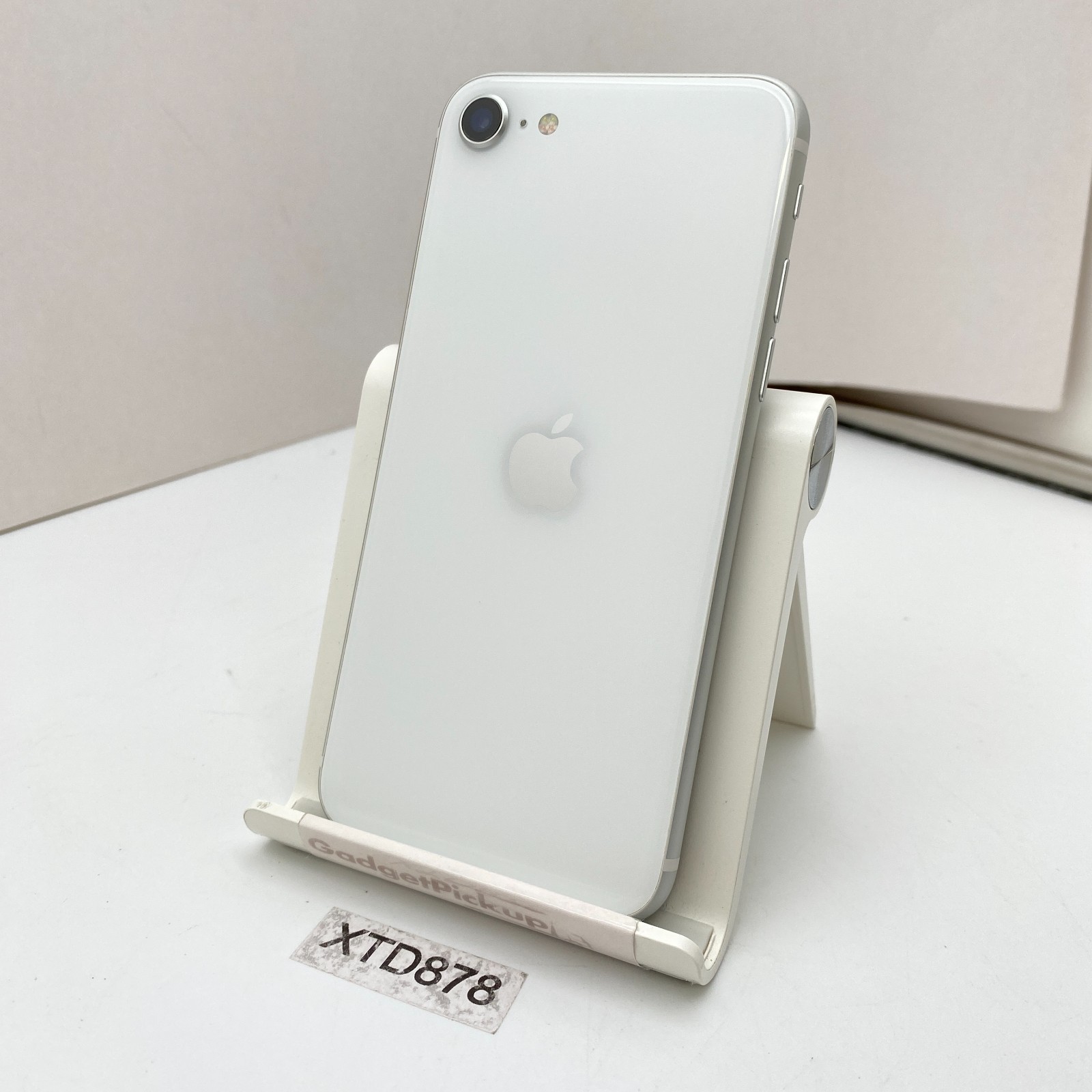 Apple iPhone SE 2nd Gen. 64GB – White (Unlocked) A2275 – Good Condition