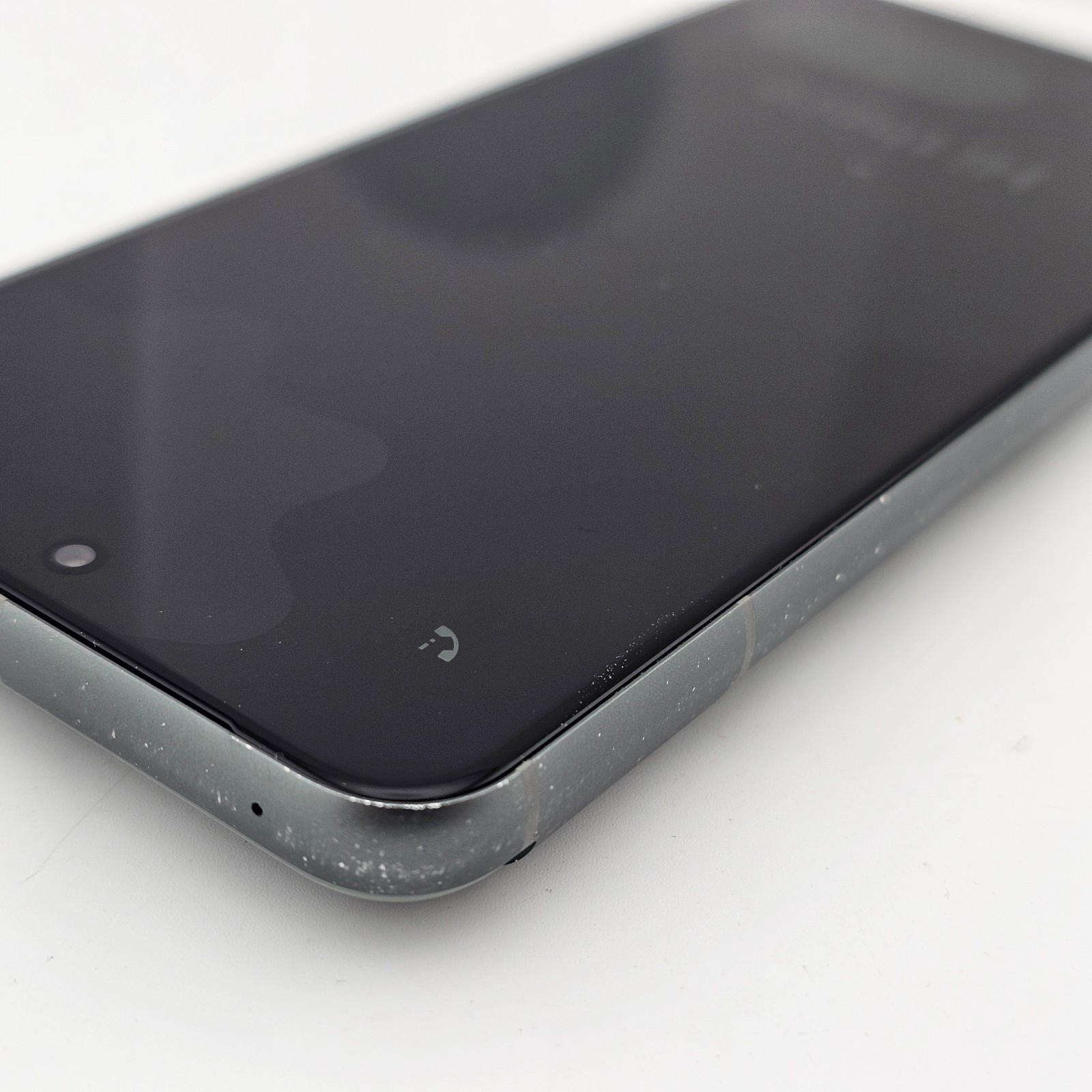 Google Pixel 8 G9BQD – XFINITY MOBILE – 128GB Hazel – WORKS: SMALL BLACK SPOT