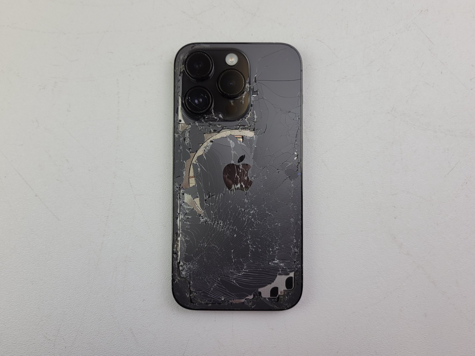 Apple iPhone 14 Pro (A2650) 128GB (Spectrum) – BLEMISHED – Clean IMEI – H6154