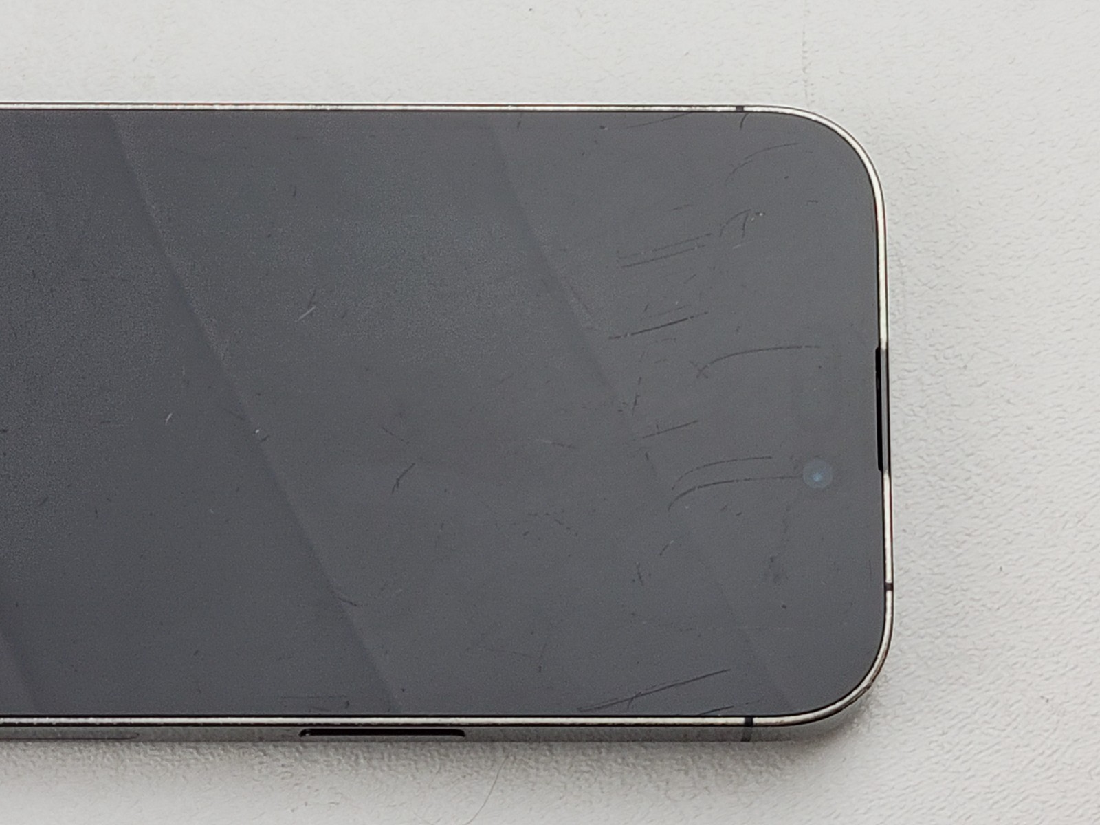 Apple iPhone 14 Pro (A2650) 128GB – Black (Viaero Wireless) – POOR CONDITION